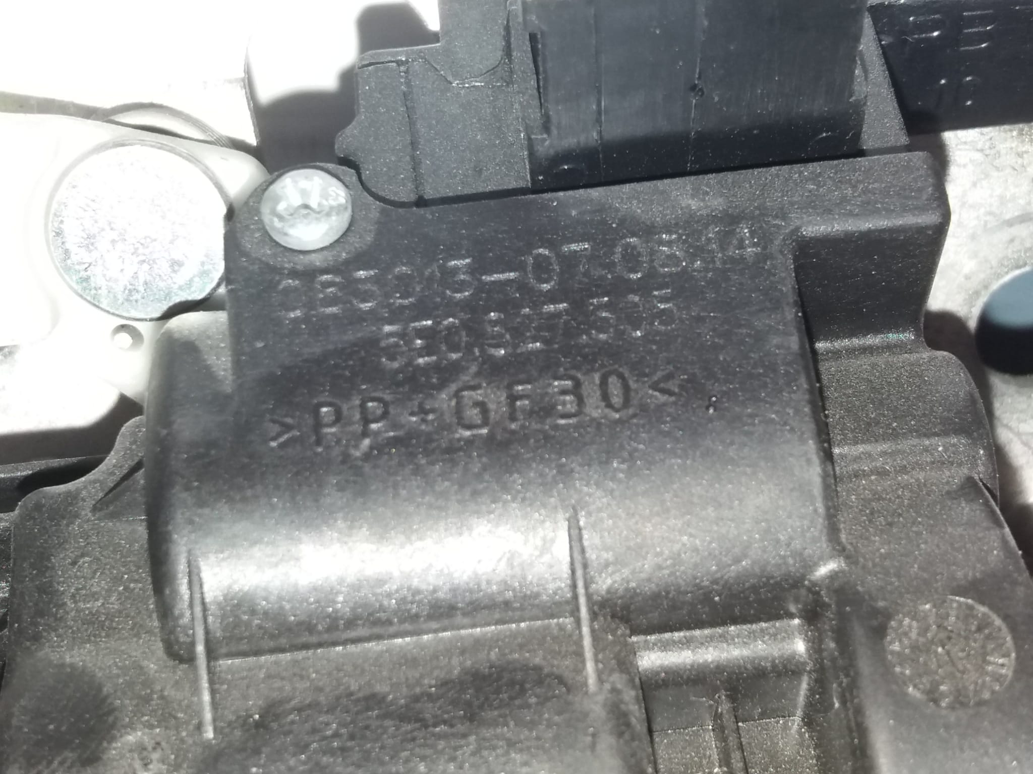 cerradura_maletero_porton_5e0827505_skoda_spaceback_5h_1_6_tdi