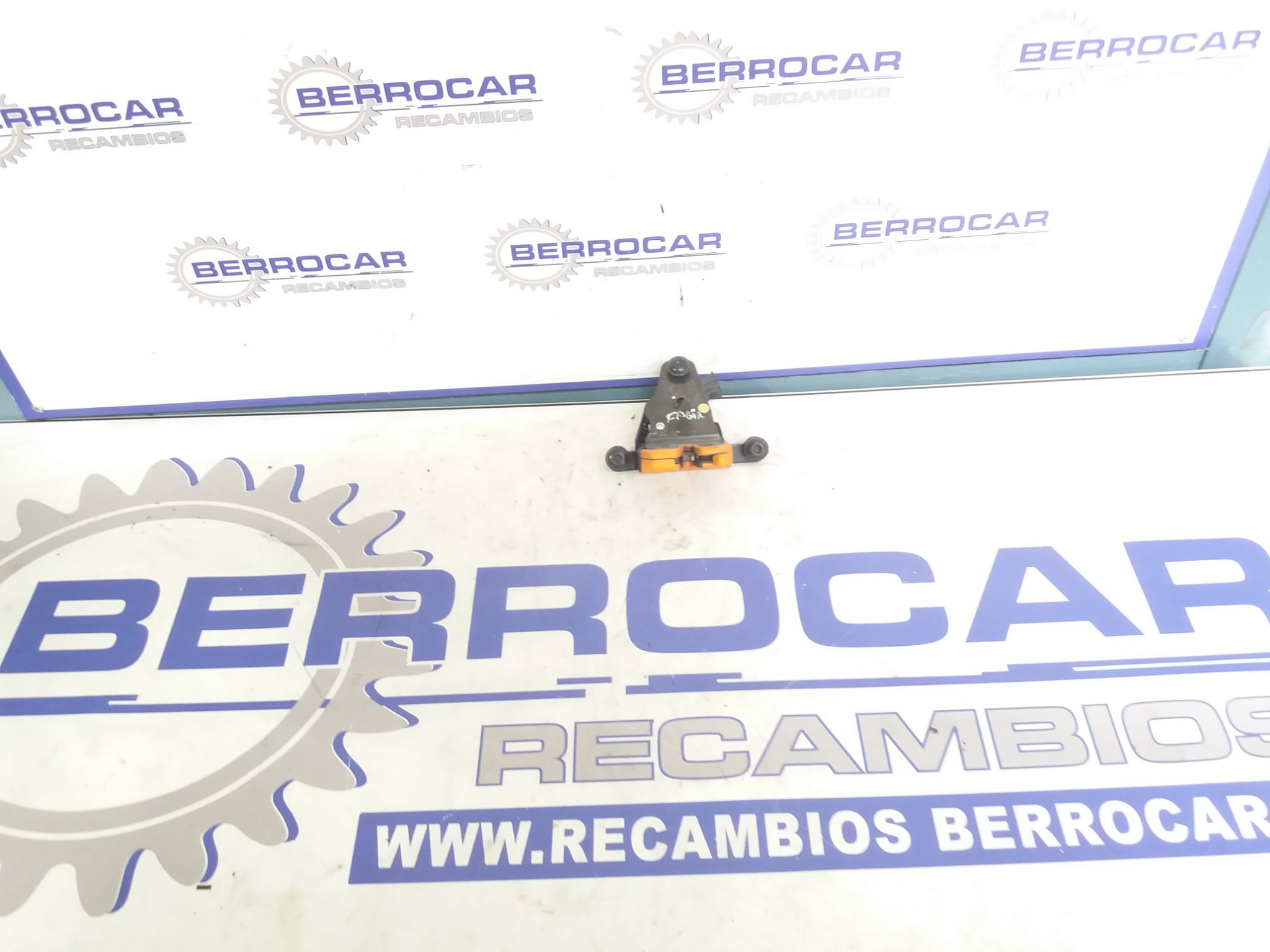 cerradura_maletero_porton_6y0827501h_skoda_fabia_6y2_6y3_1_2_12v