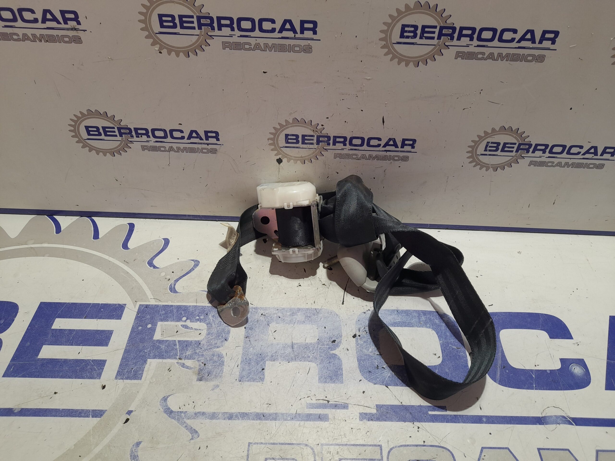 cinturon_seguridad_trasero_izquierdo_7l2550_toyota_corolla_verso_r1_2_2_d_cat