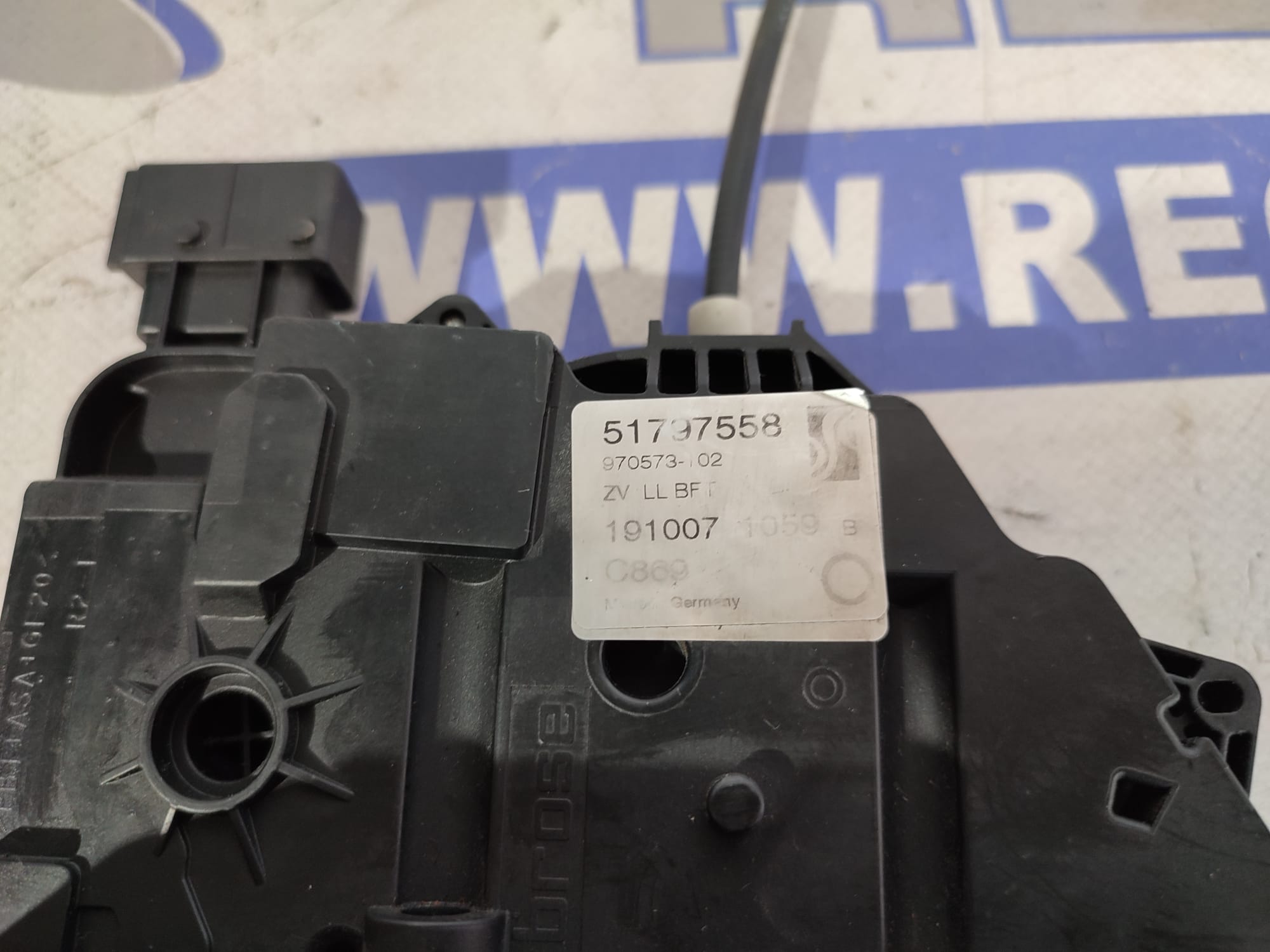 cerradura_puerta_delantera_derecha_51797558_fiat_grande_punto_199