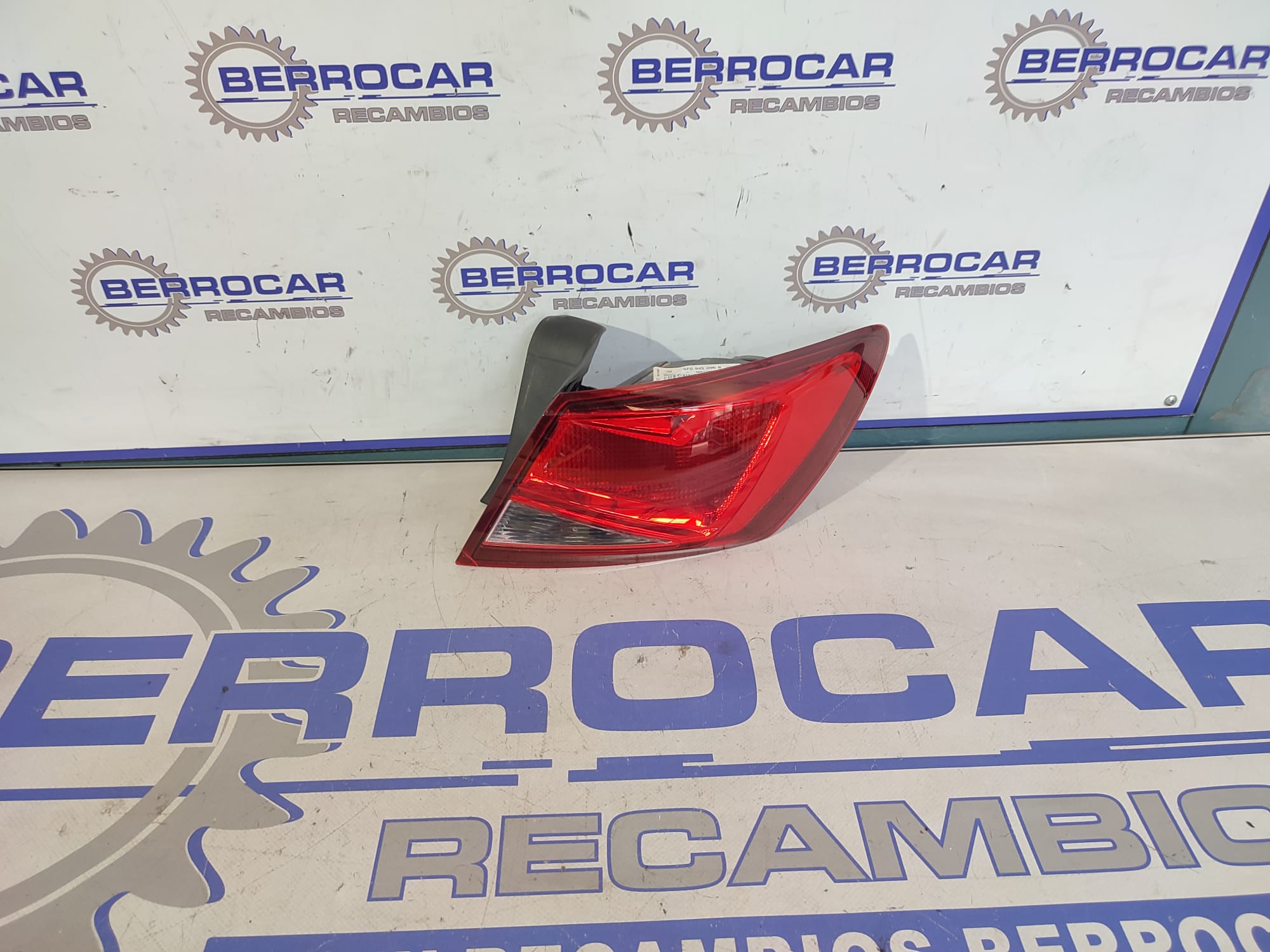 piloto_trasero_derecho_5f0945096b_seat_leon_5f1