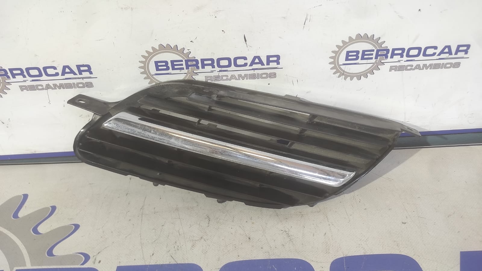 rejilla_delantera_62320bu00_nissan_almera_tino_v10m