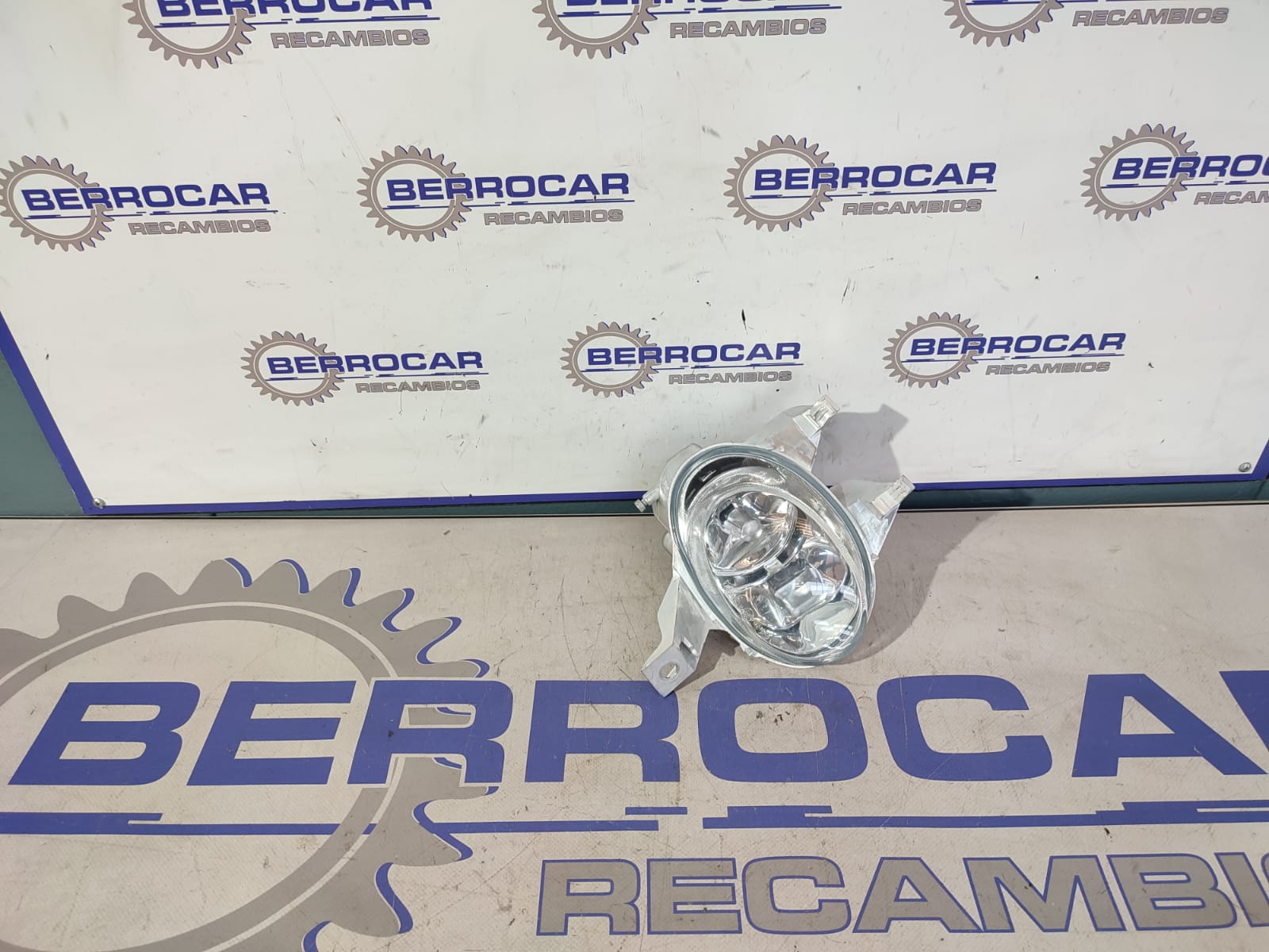 faro_antiniebla_derecho_6205t2_peugeot_206_berlina