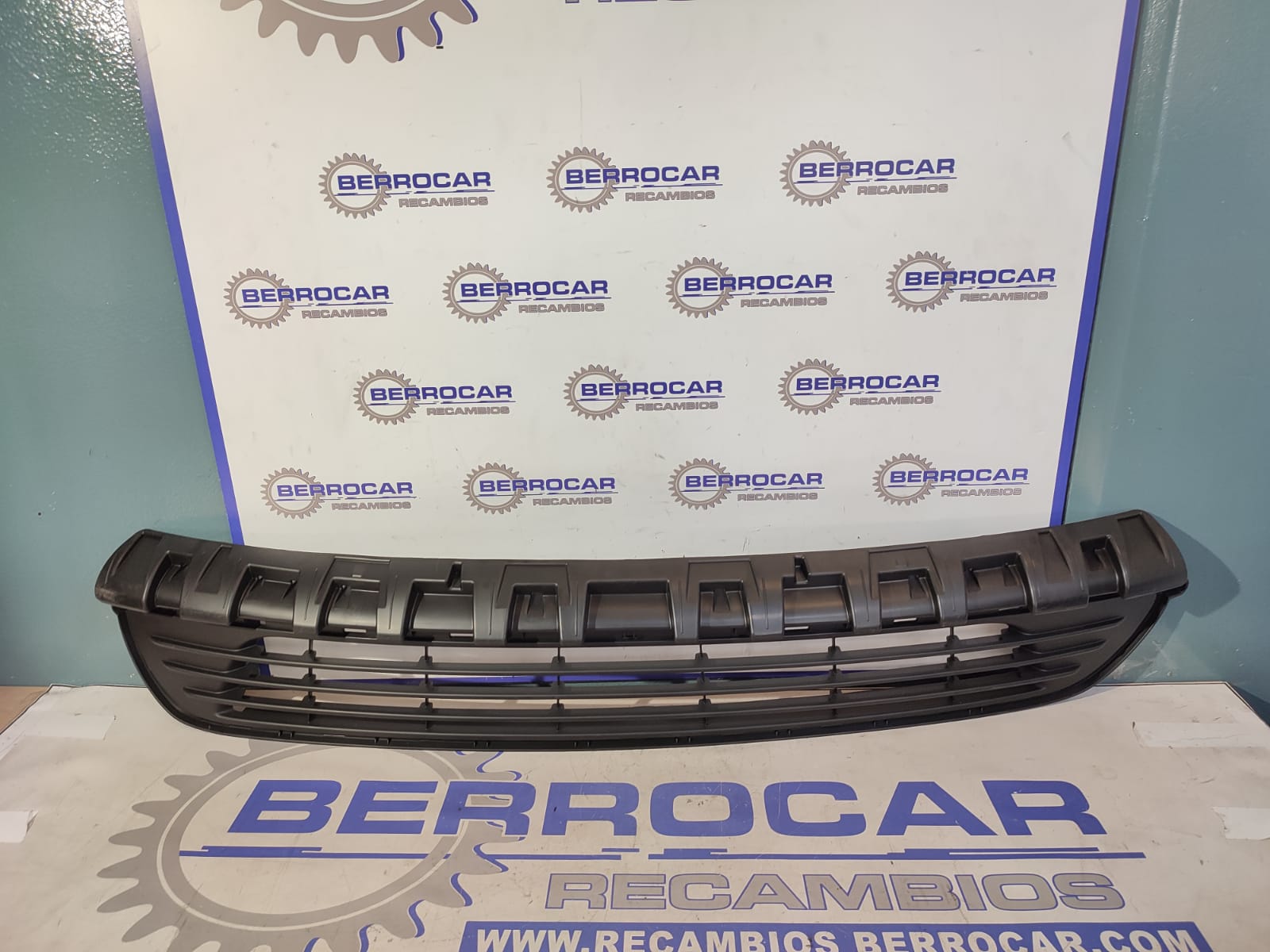 rejilla_delantera_622543504r_renault_trafic_combi