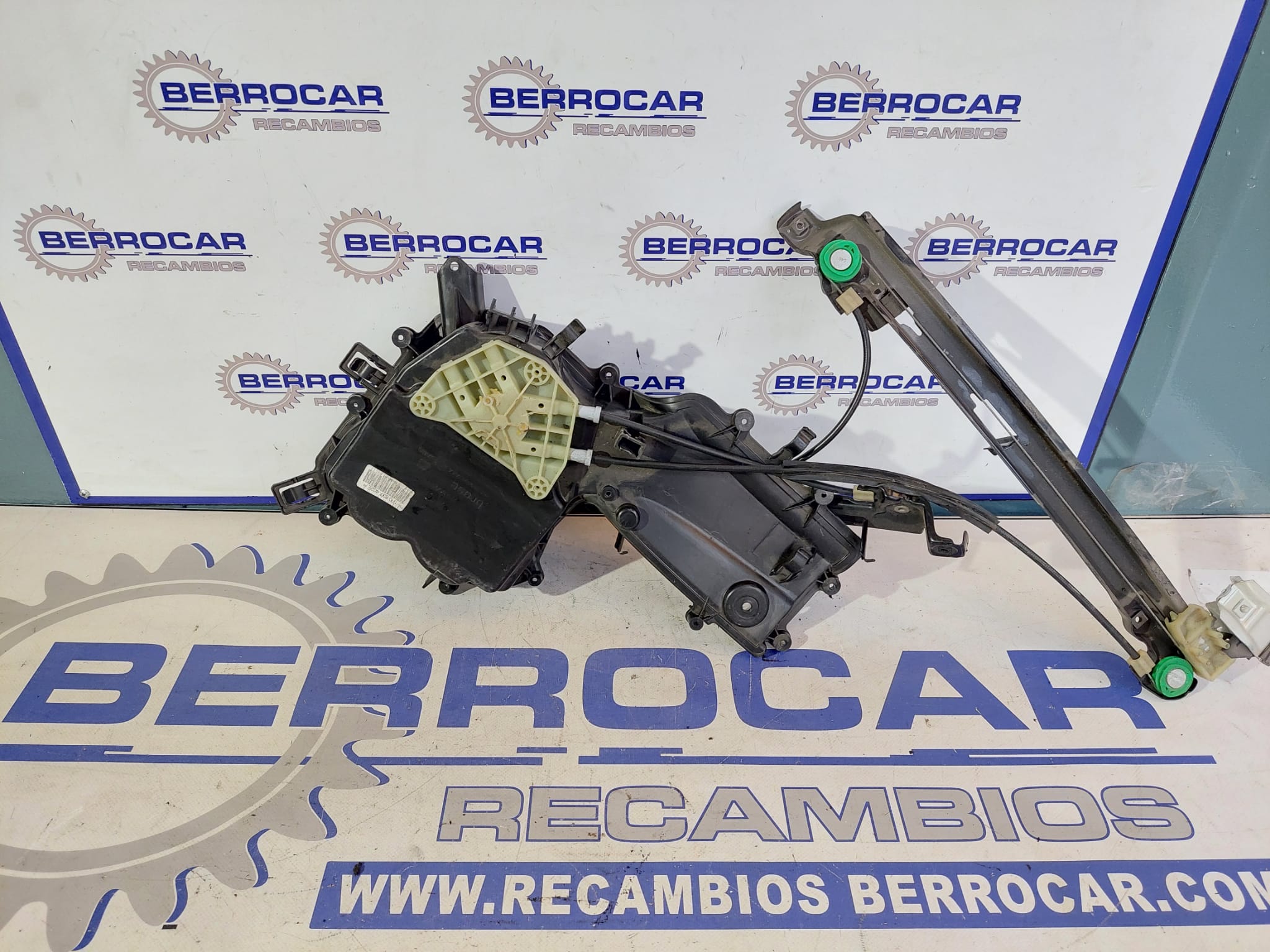 elevalunas_trasero_derecho_1p0839402_seat_leon_1p1