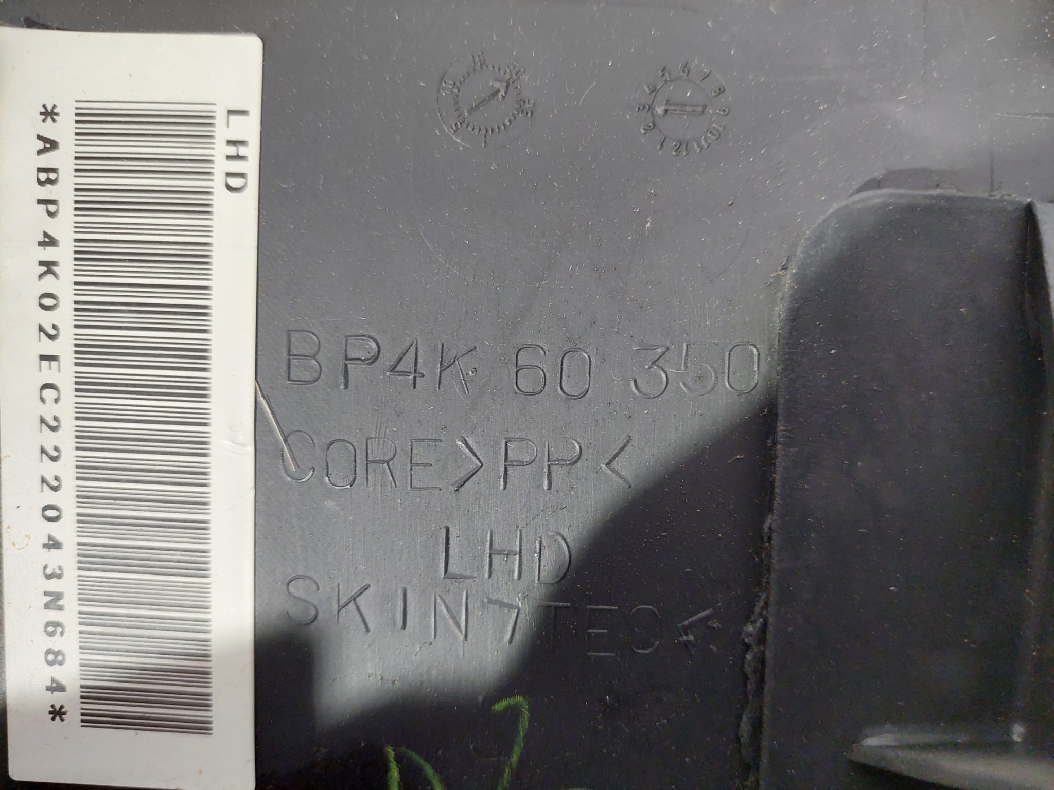 salpicadero_bp4k60350_mazda_3_berlina_bk