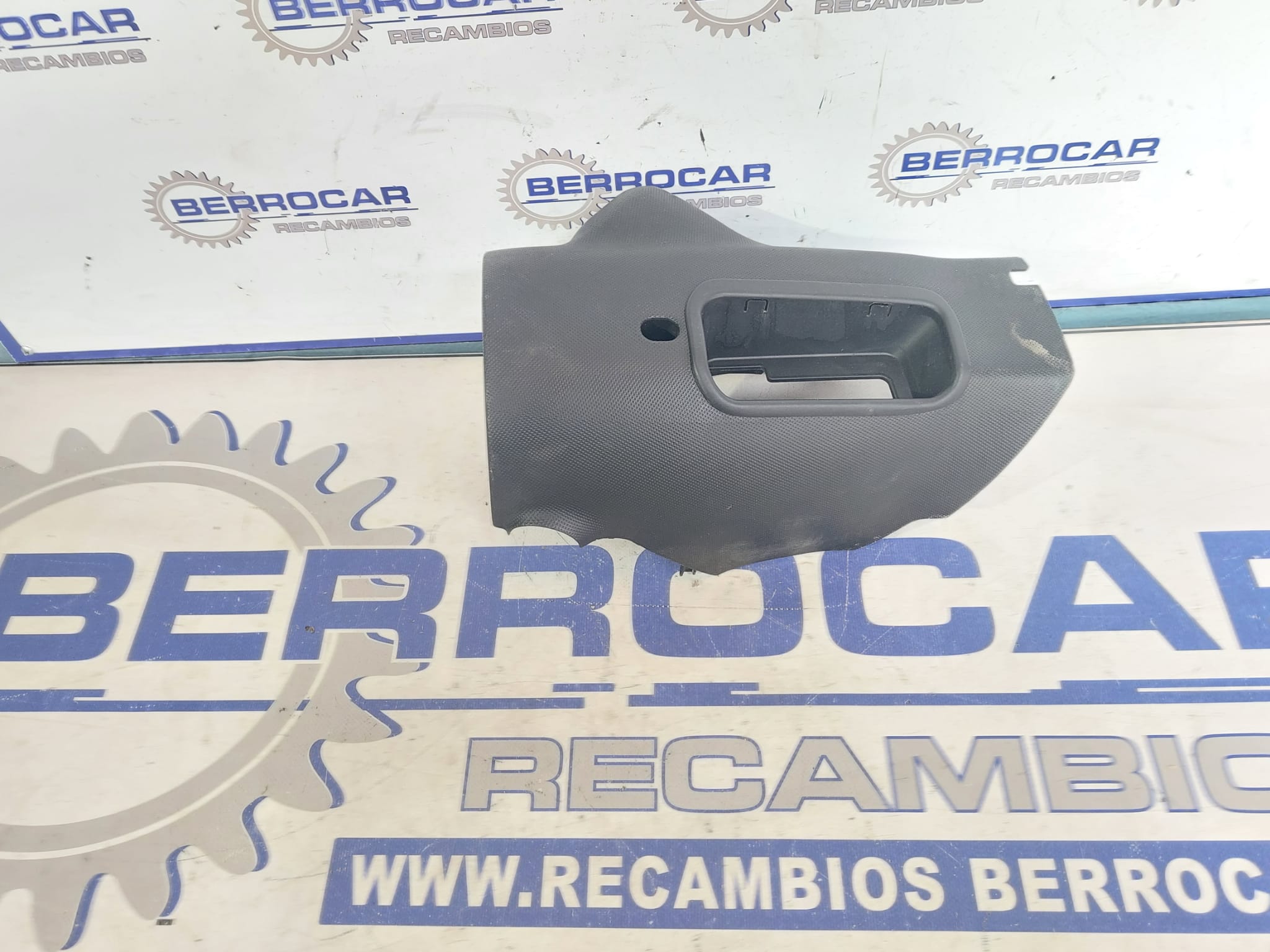 recubrimiento_columna_direccion_452870h010_peugeot_107_1_0_cat_384f