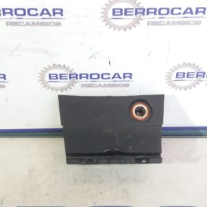 cenicero_bp4k64633_mazda_3_berlina_bk