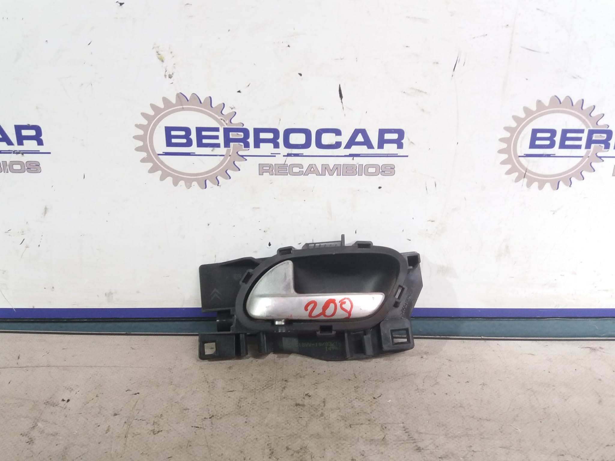 maneta_interior_trasera_izquierda_96555518vv_peugeot_208_1_6_blue_hdi_fap