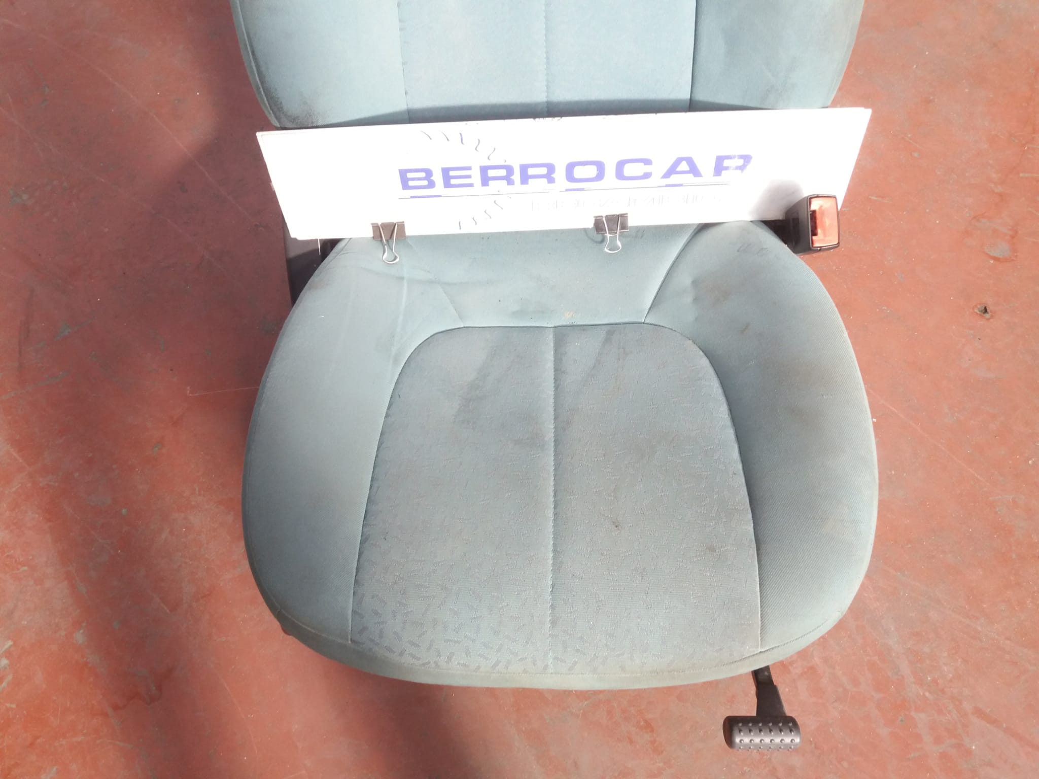 asiento_delantero_derecho_a1689100122_mercedes_benz_clase_a_w168_1_4_cat