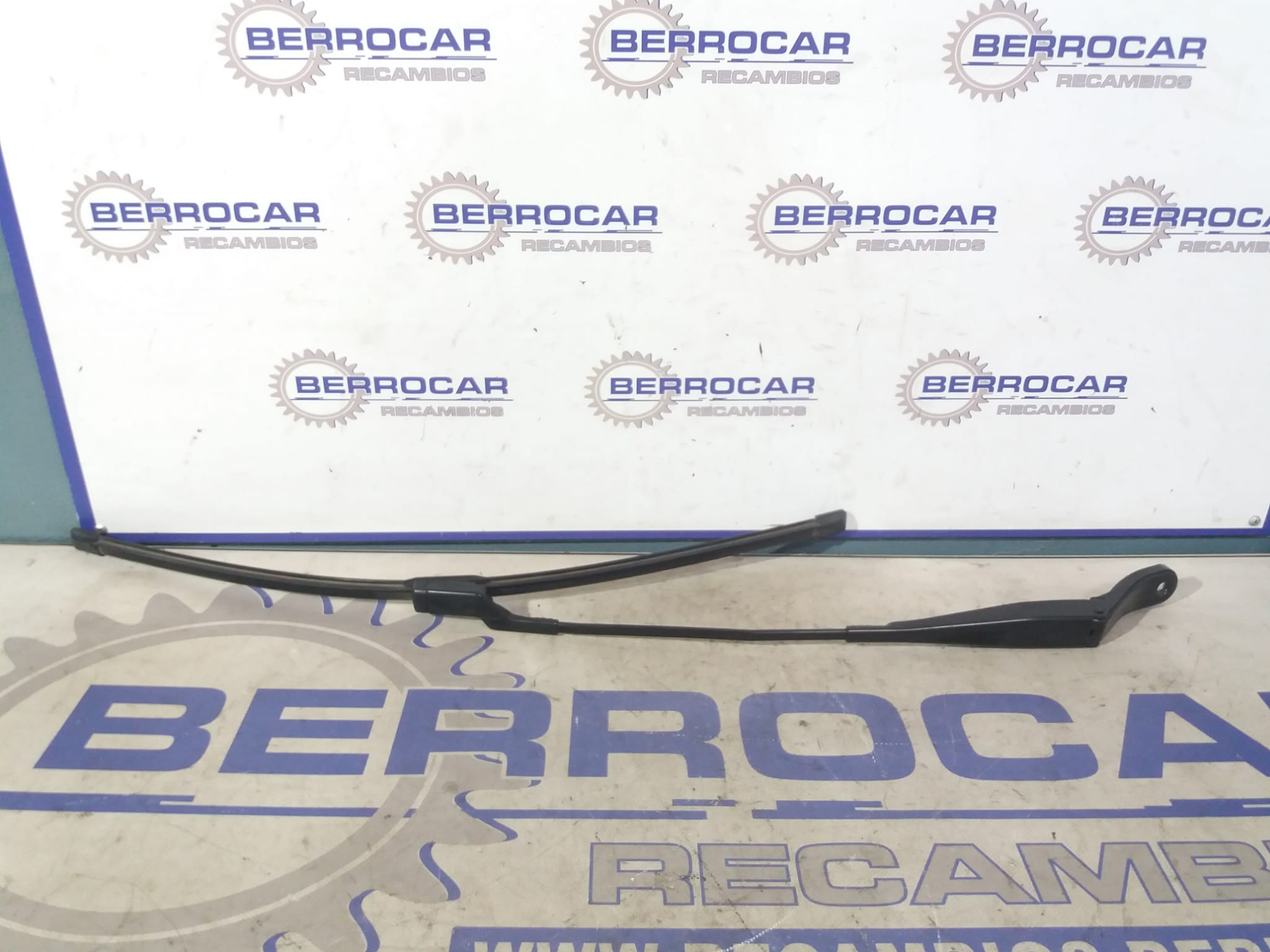 brazo_limpia_delantero_izquierdo_9673291980_peugeot_208_1_6_blue_hdi_fap