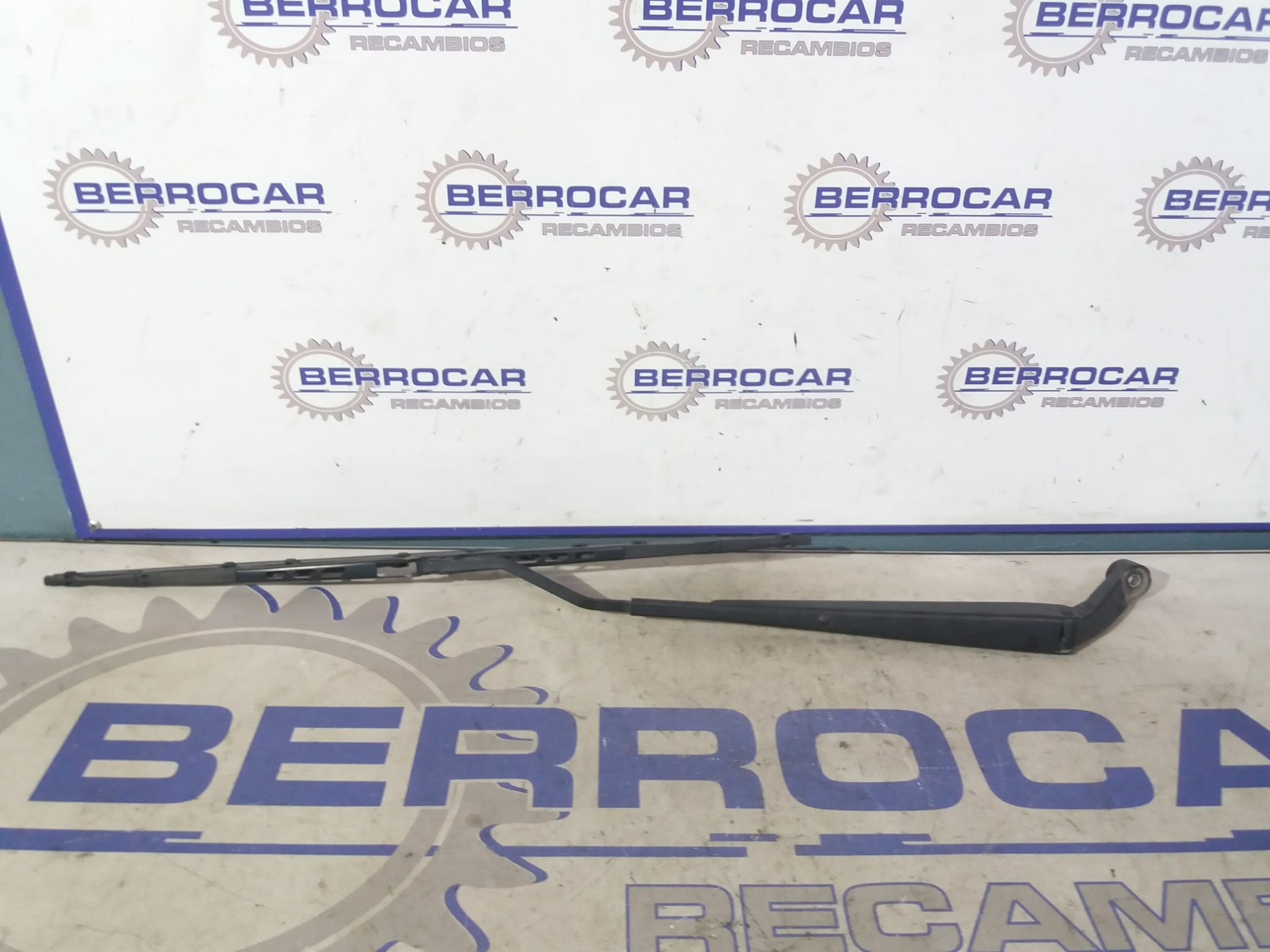 brazo_limpia_delantero_izquierdo_8522102120_toyota_corolla_e12_1_4_turbodiesel_cat