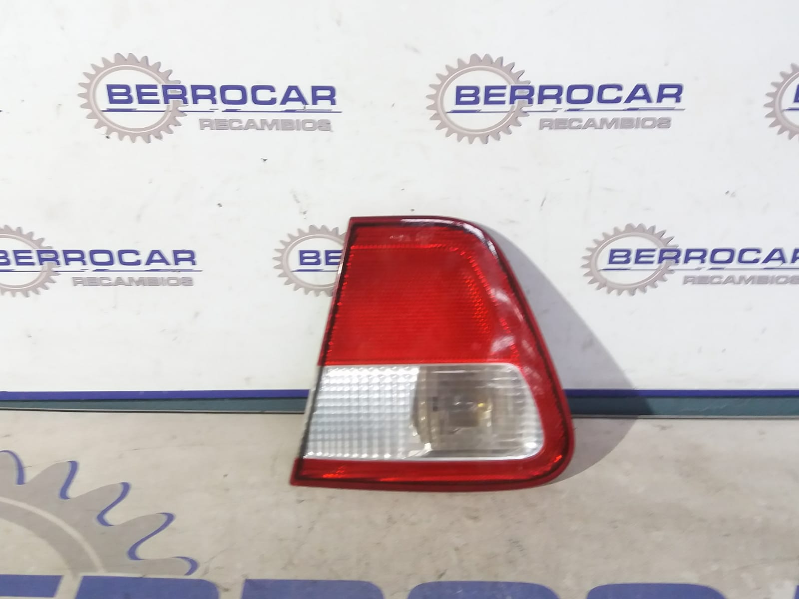 piloto_trasero_derecho_interior_6k5945092f_seat_cordoba_berlina_6k2_1_6