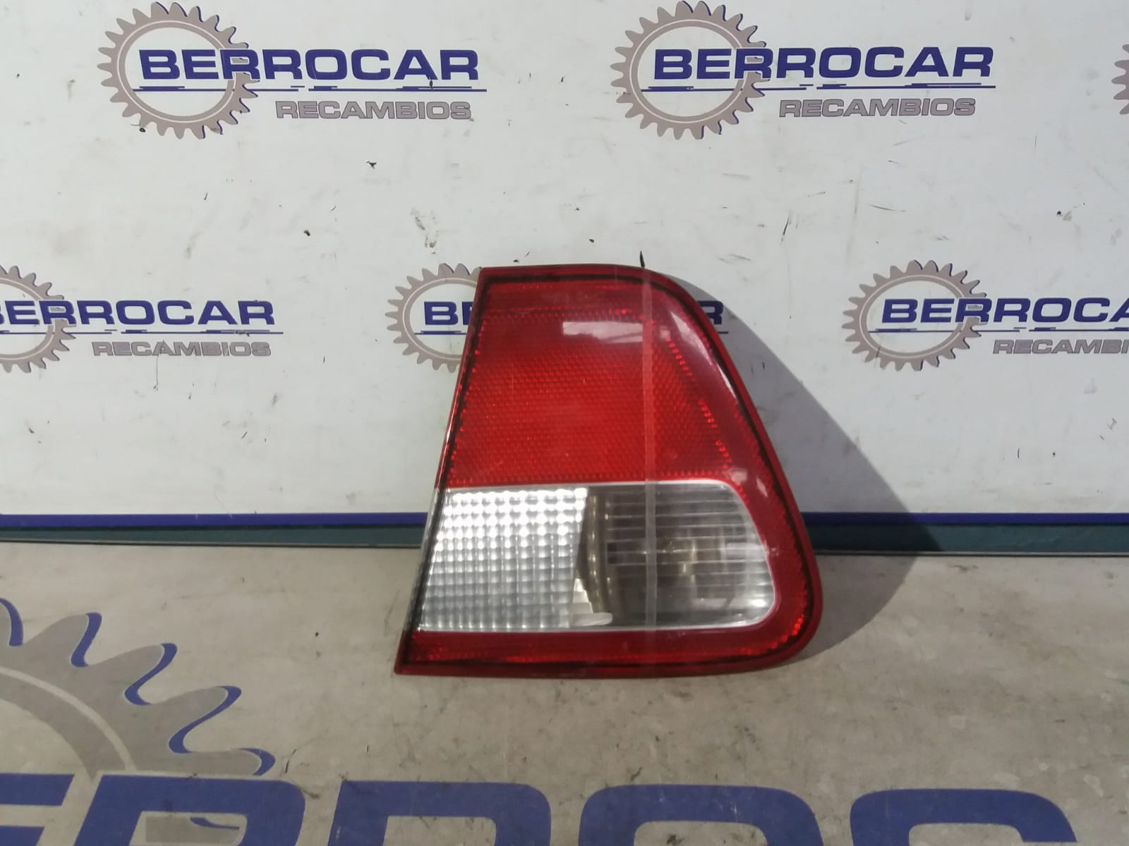 piloto_trasero_derecho_interior_6k5945092f_seat_cordoba_berlina_6k2_1_6