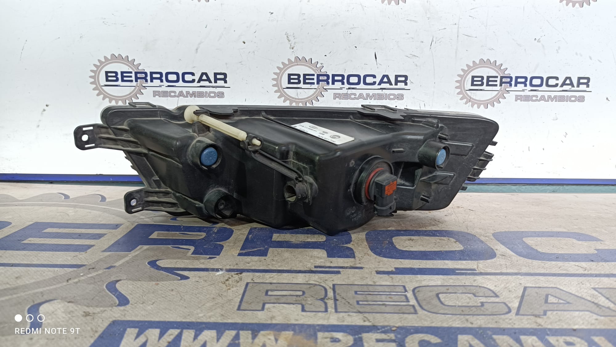 faro_antiniebla_derecho_5ja941700_skoda_spaceback_5h_1_6_tdi