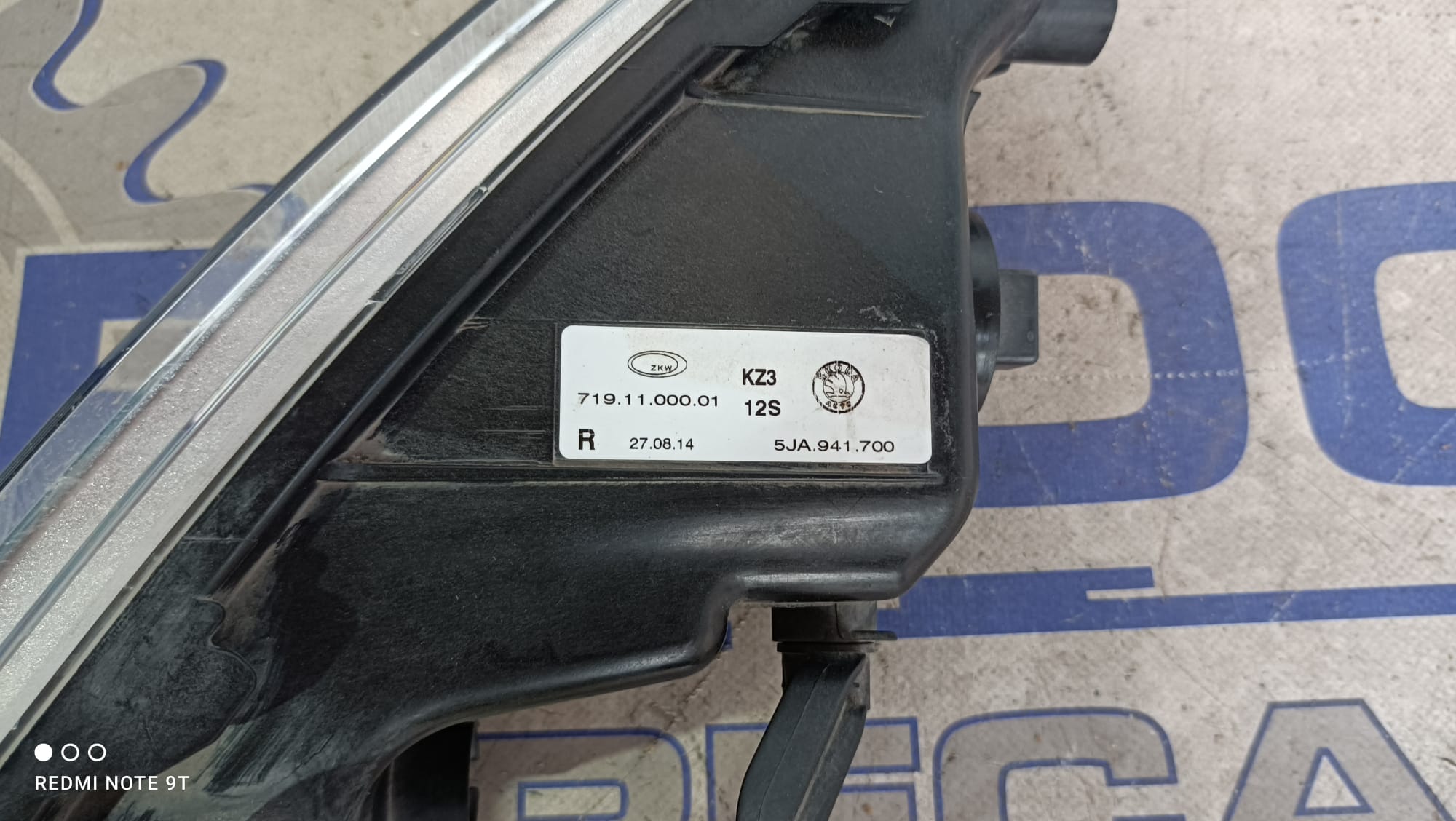 faro_antiniebla_derecho_5ja941700_skoda_spaceback_5h_1_6_tdi