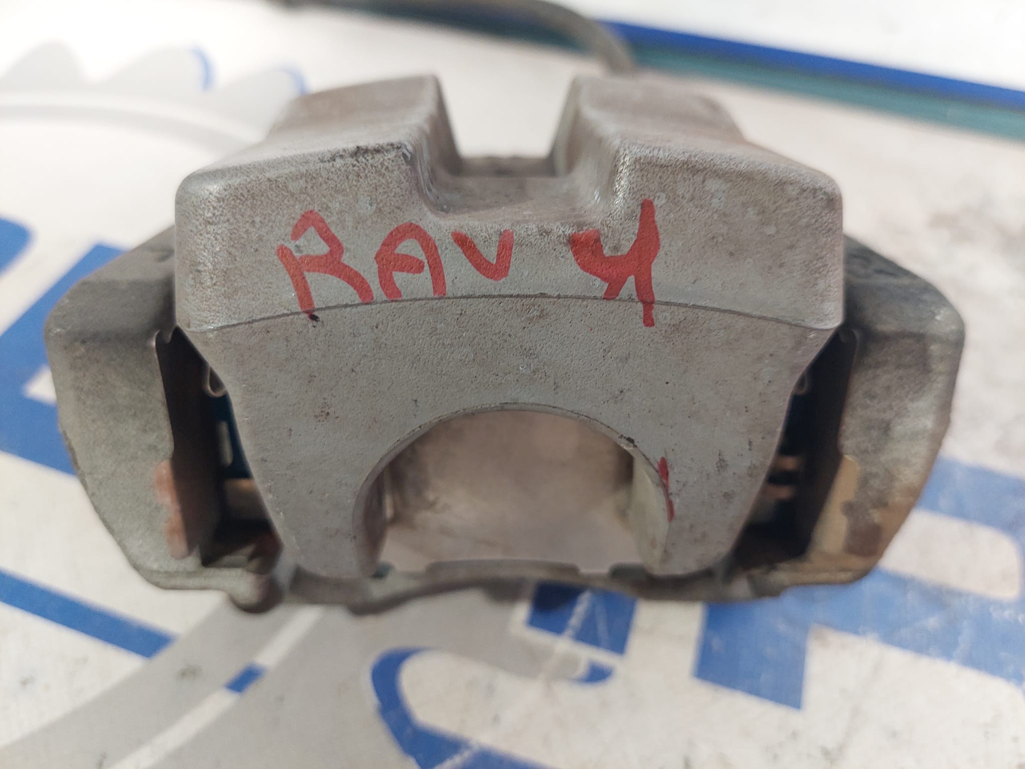 pinza_de_freno_trasera_izquierda_4773005050_toyota_rav_4_a3_2_2_d_4d_cat