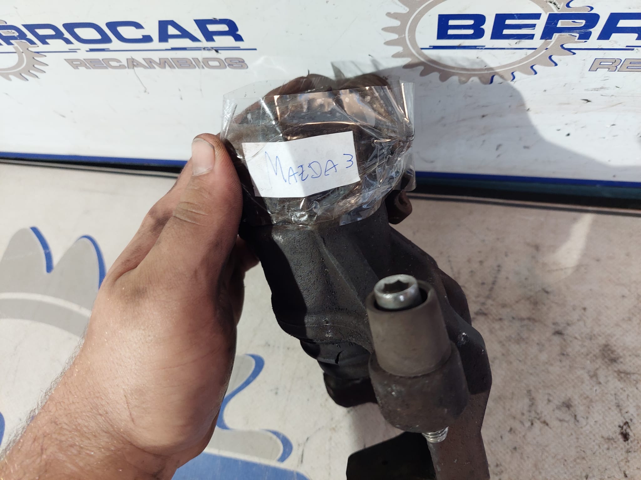 pinza_de_freno_trasera_izquierda_4773005050_toyota_rav_4_a3_2_2_d_4d_cat