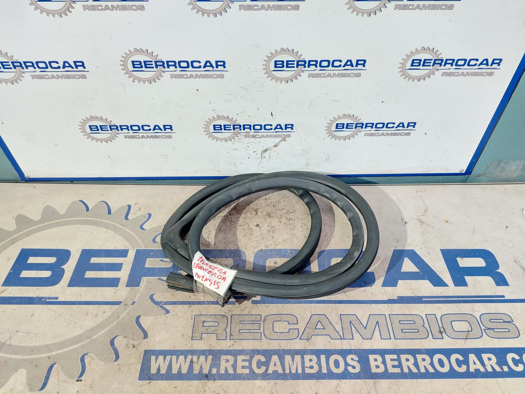 gomas_contorno_puerta_trasera_izquierda_toyota_avensis_berlina_t25_1_8_16v_cat