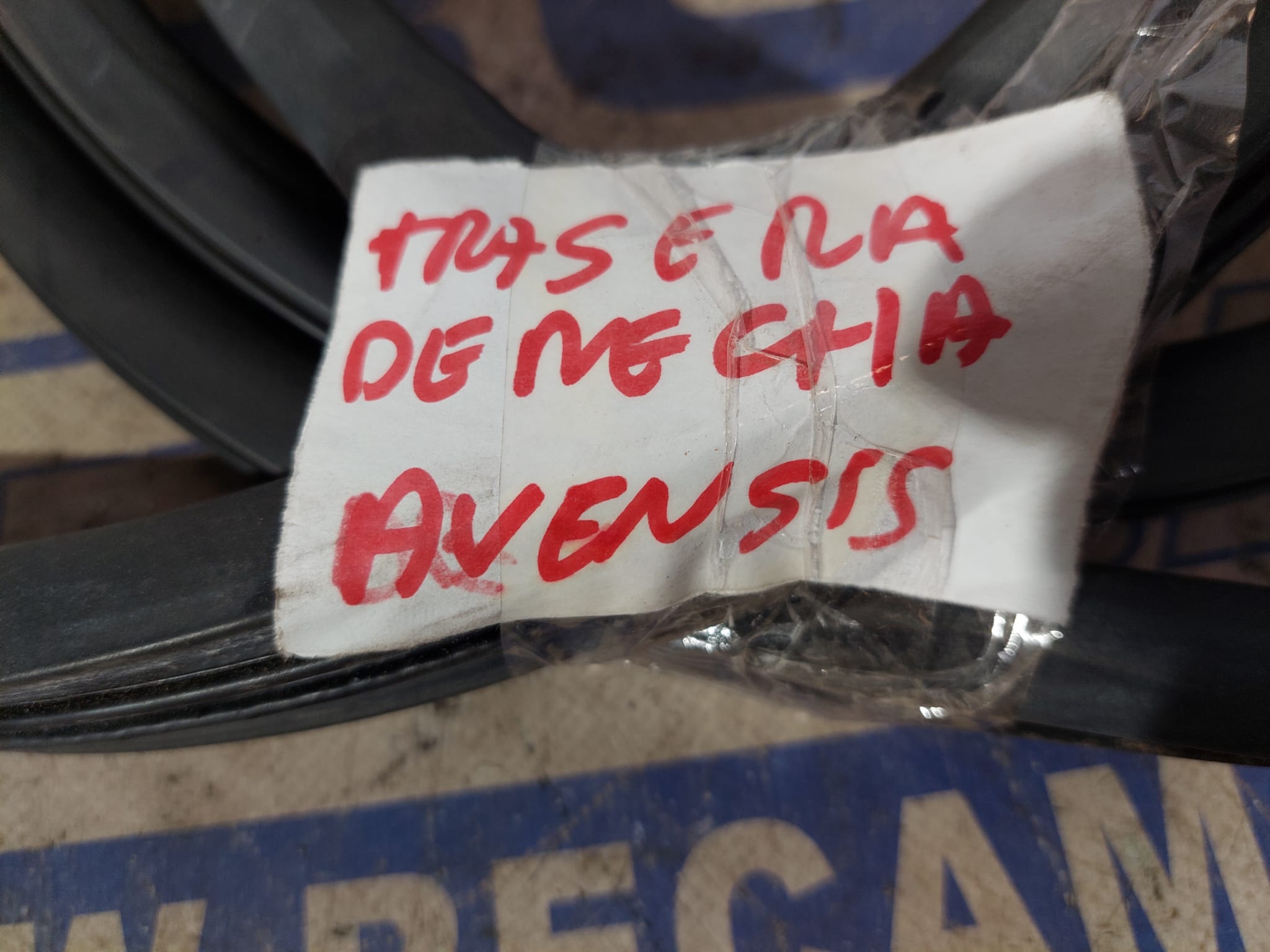 gomas_contorno_puerta_trasera_derecha_toyota_avensis_berlina_t25_1_8_16v_cat