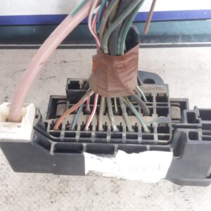 caja_reles_fusibles_82641ca010f_toyota_avensis_berlina_t25_1_8_16v_cat