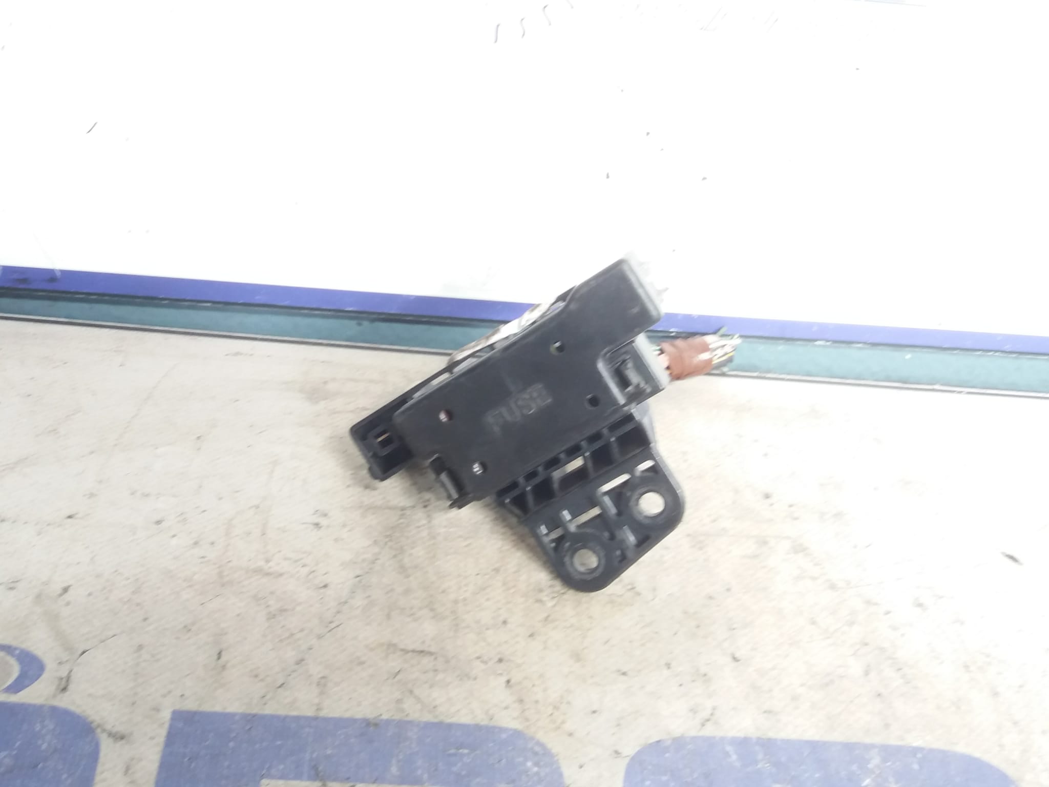 caja_reles_fusibles_82641ca010f_toyota_avensis_berlina_t25_1_8_16v_cat