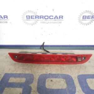 luz_central_de_freno_xs4x13a613_ford_focus_berlina_cak