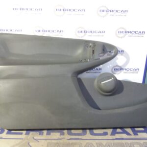 guarnecido_puerta_delantera_izquierda_676110h010_peugeot_107_1_0_cat_384f