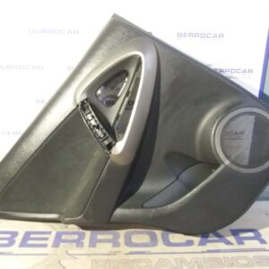 guarnecido_puerta_trasera_derecha_67788x1b02_toyota_rav_4_2_2_d_4d_cat