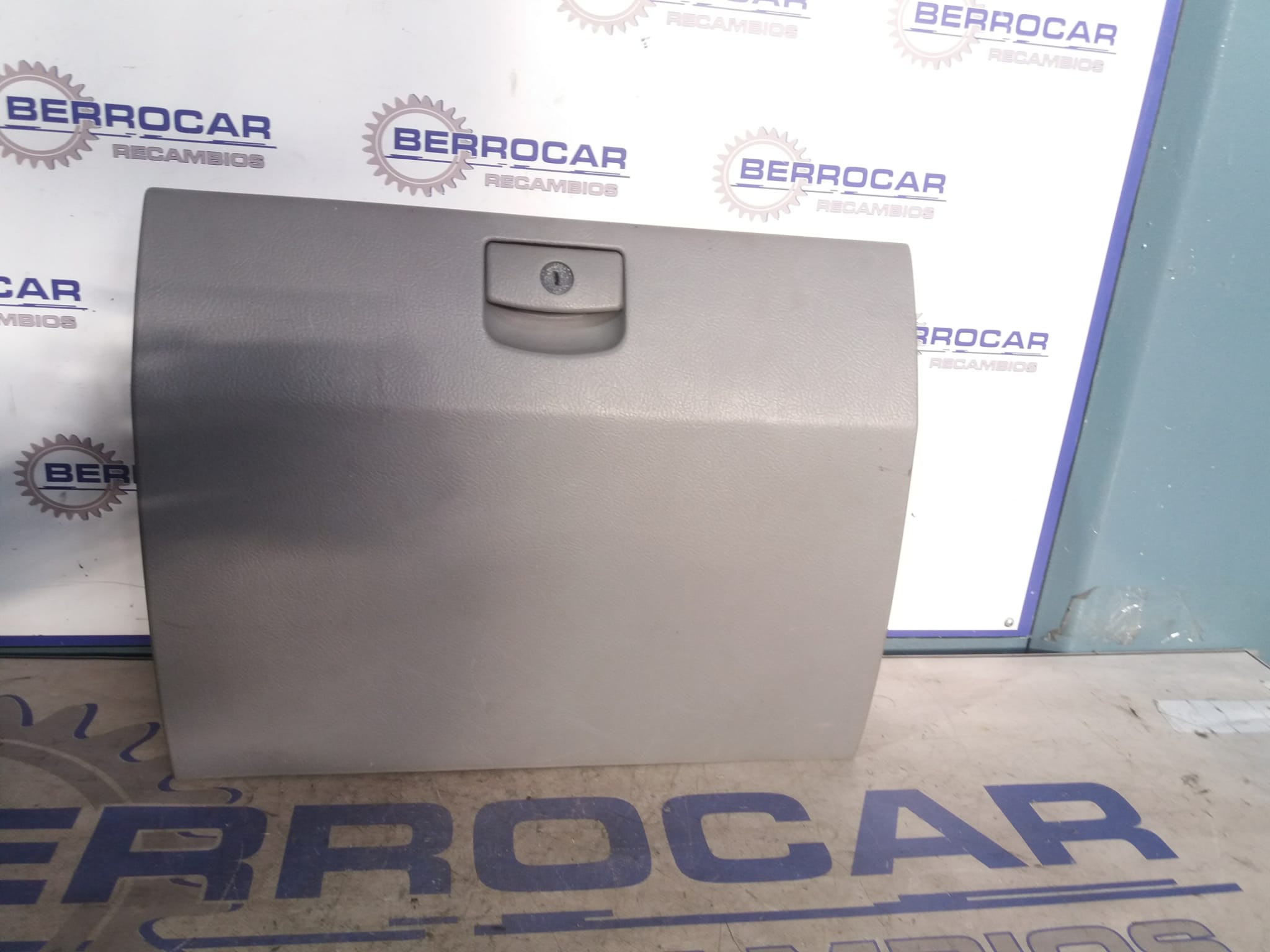 guantera_845113e500_kia_sorento_2_5_crdi