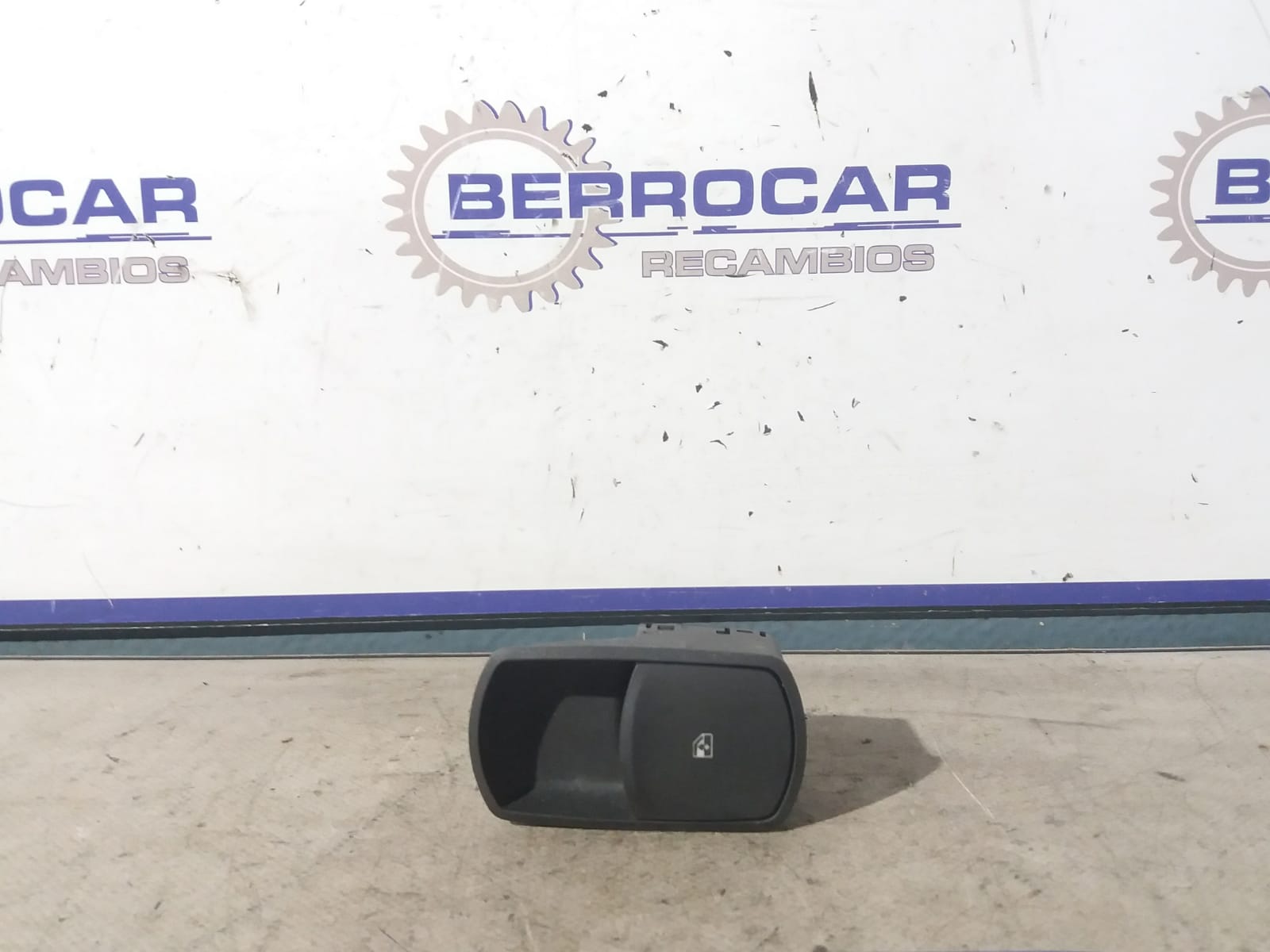 mando_elevalunas_delantero_derecho_13189333_opel_corsa_d_1_3_16v_cdti