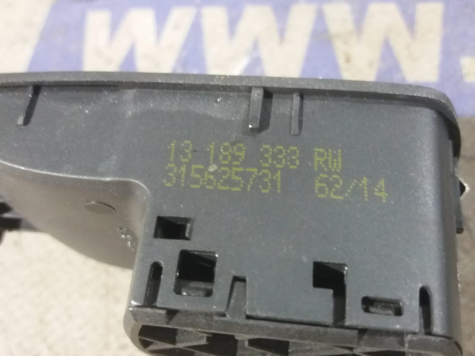 mando_elevalunas_delantero_derecho_13189333_opel_corsa_d_1_3_16v_cdti