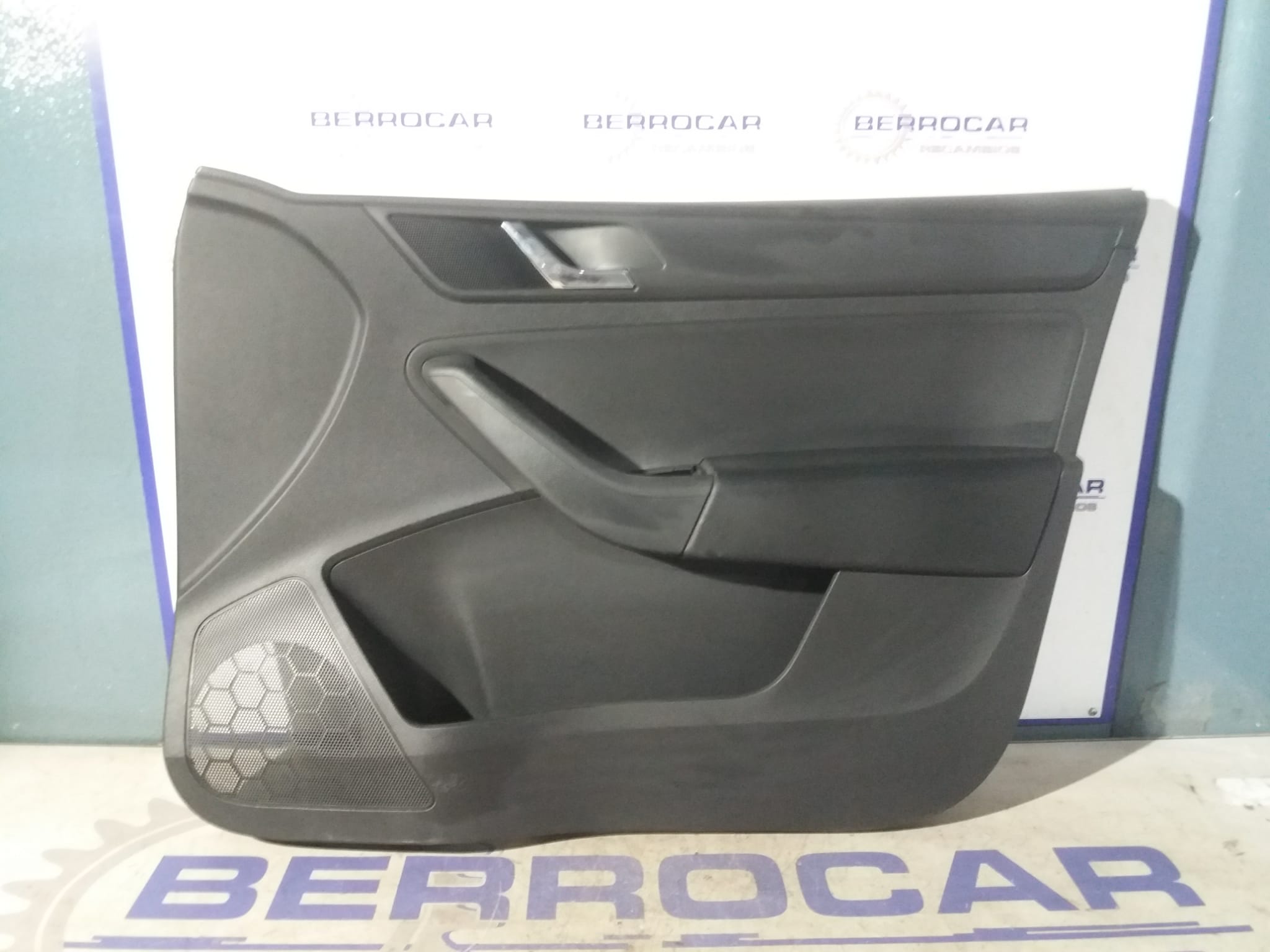 guarnecido_puerta_delantera_derecha_5ja837974_skoda_spaceback_5h_1_6_tdi