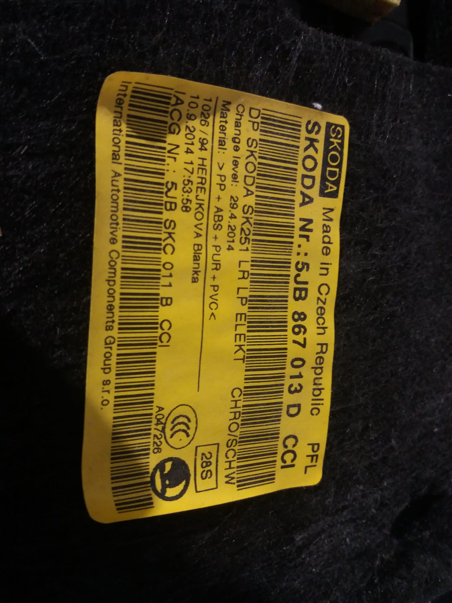 guarnecido_puerta_delantera_izquierda_5jb867013_skoda_spaceback_5h_1_6_tdi