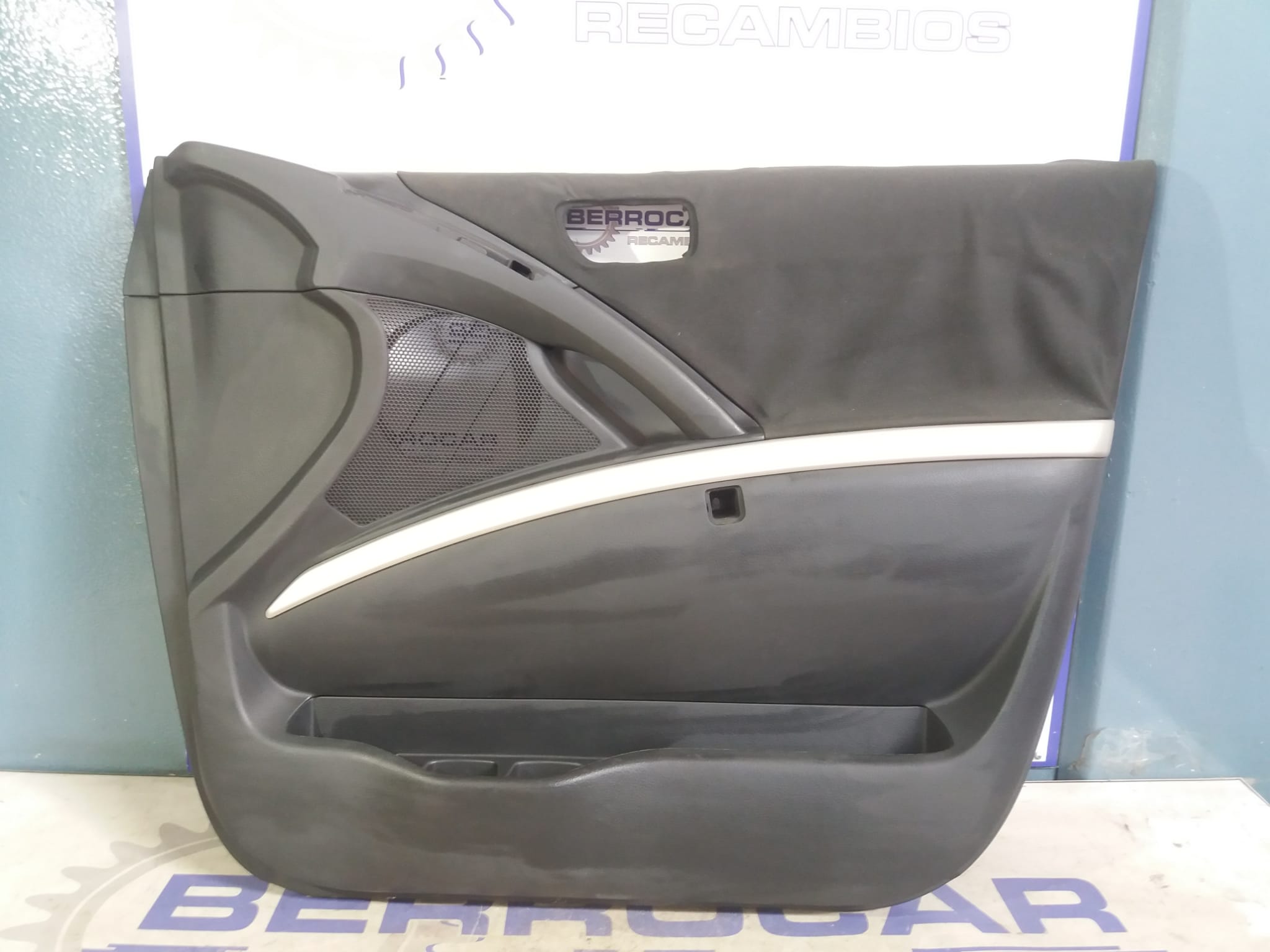 guarnecido_puerta_delantera_derecha_676100f020b0_toyota_corolla_verso_r1_2_2_d_cat