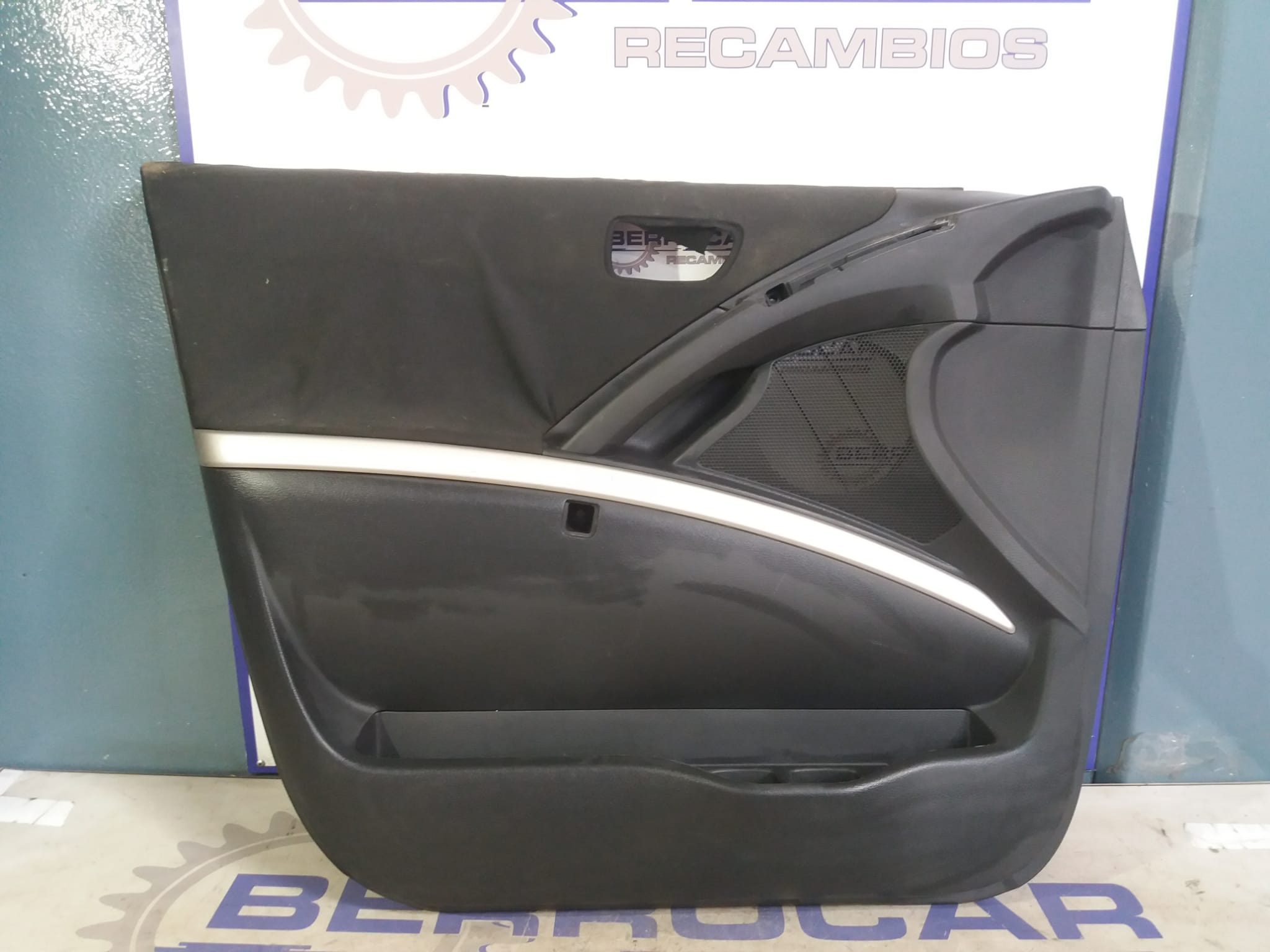 guarnecido_puerta_delantera_izquierda_676200f020b0_toyota_corolla_verso_r1_2_2_d_cat