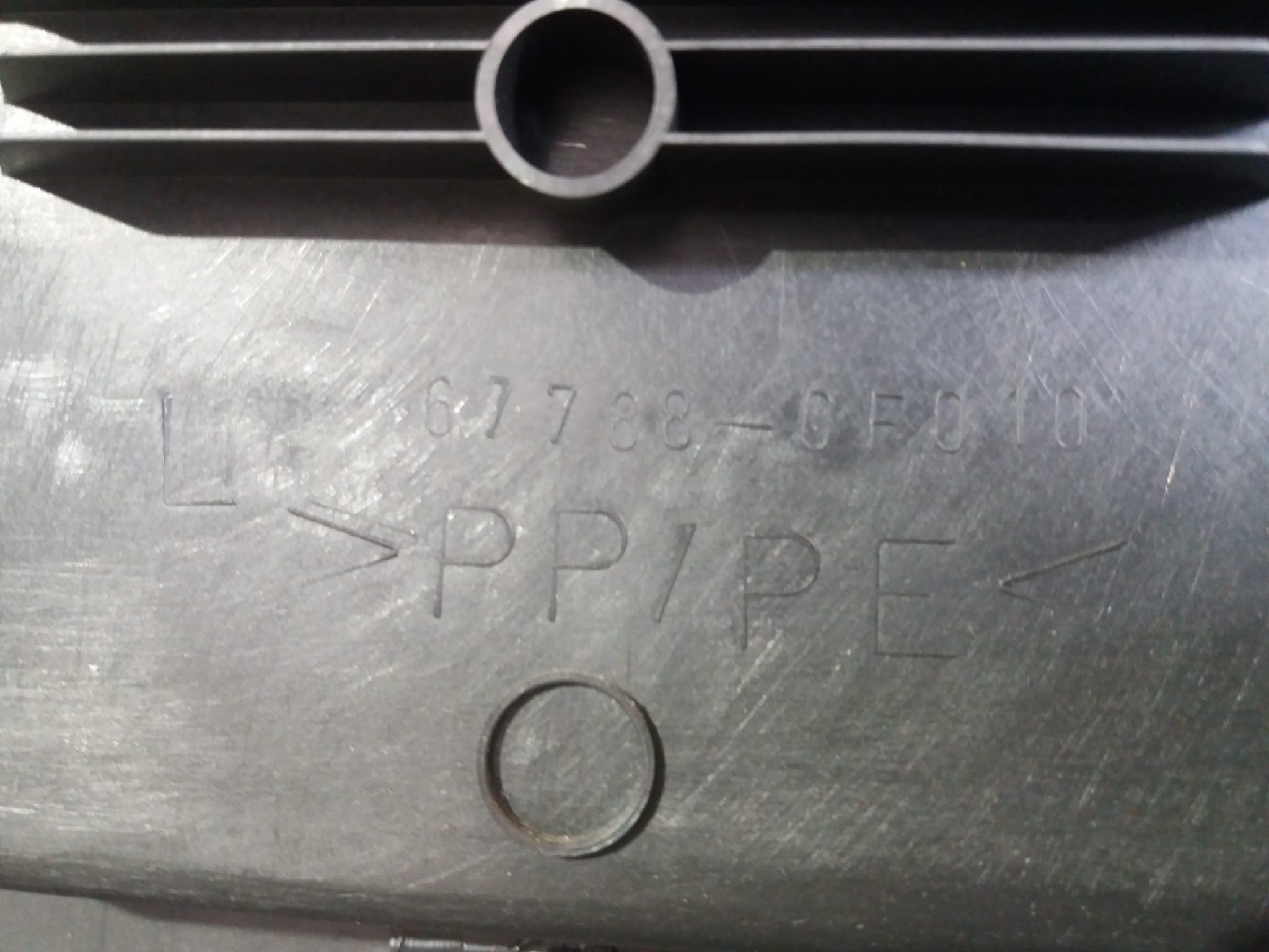 guarnecido_puerta_trasera_izquierda_676400f020b0_toyota_corolla_verso_r1_2_2_d_cat