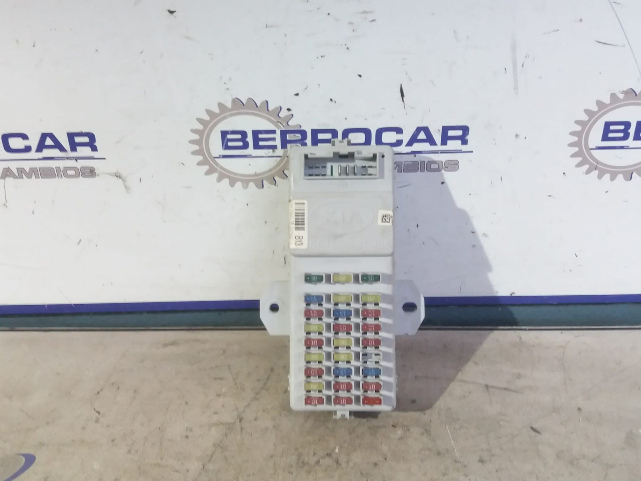 caja_reles_fusibles_911713e921_kia_sorento_2_5_crdi