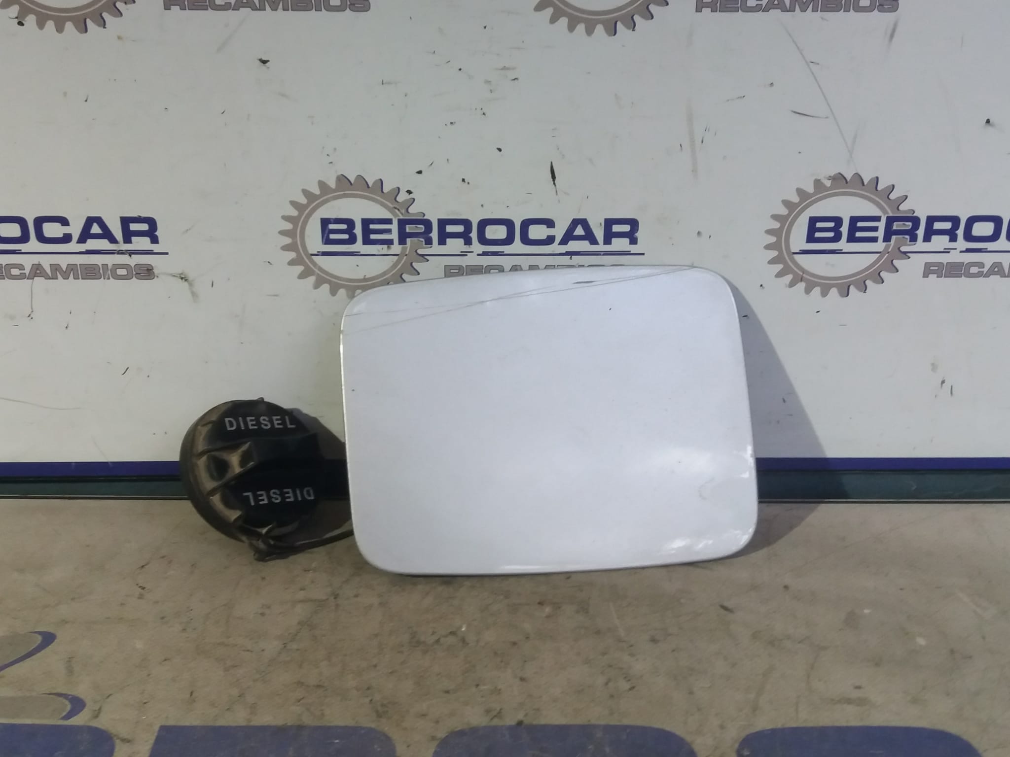 tapa_exterior_combustible_695113e000_kia_sorento_2_5_crdi