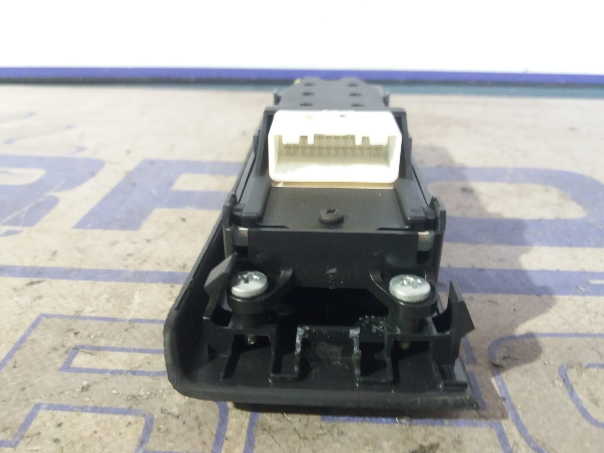 mando_elevalunas_delantero_izquierdo_848200f030_toyota_corolla_verso_r1_2_2_d_cat