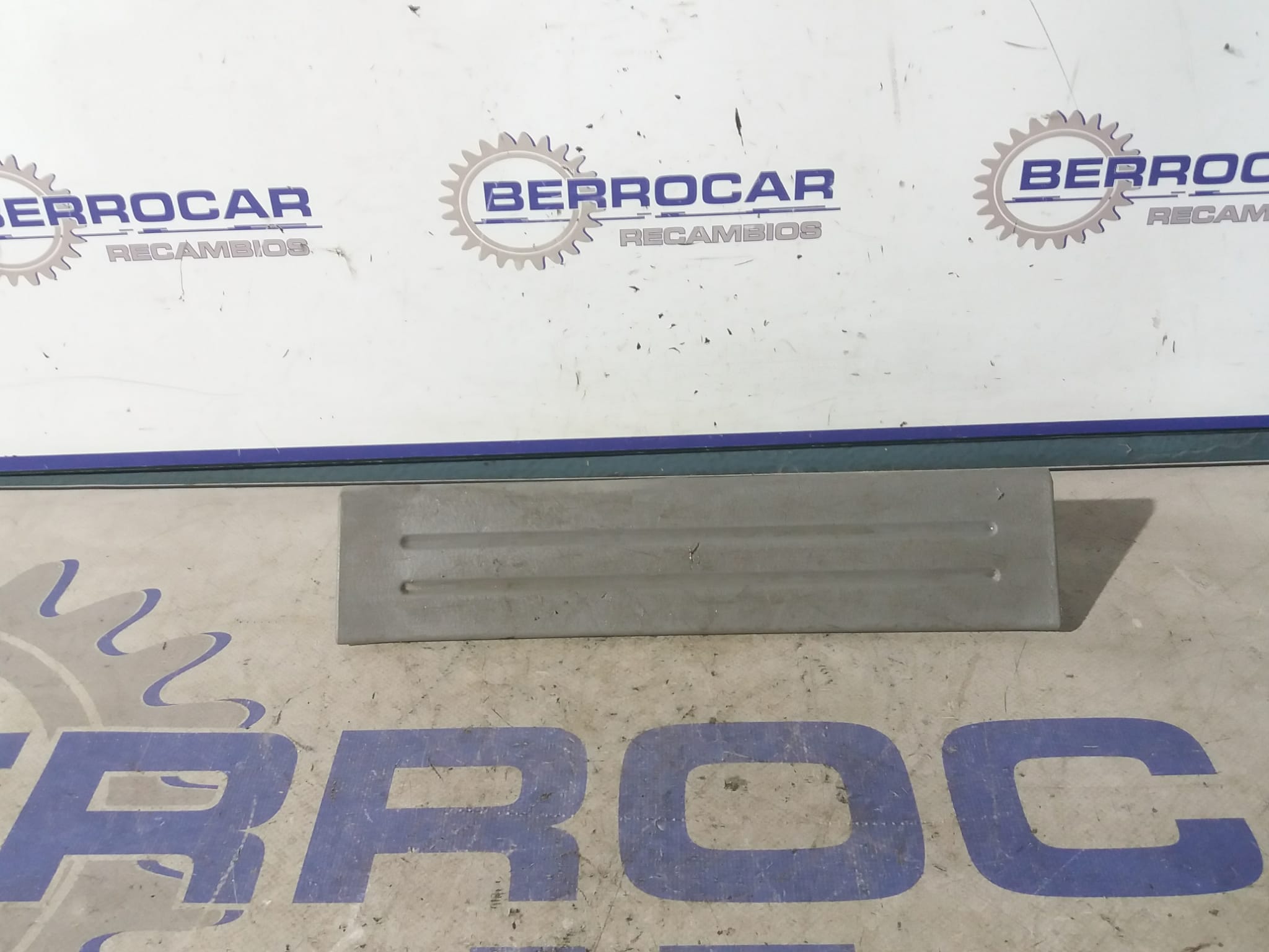 moldura_858733e000_kia_sorento_2_5_crdi