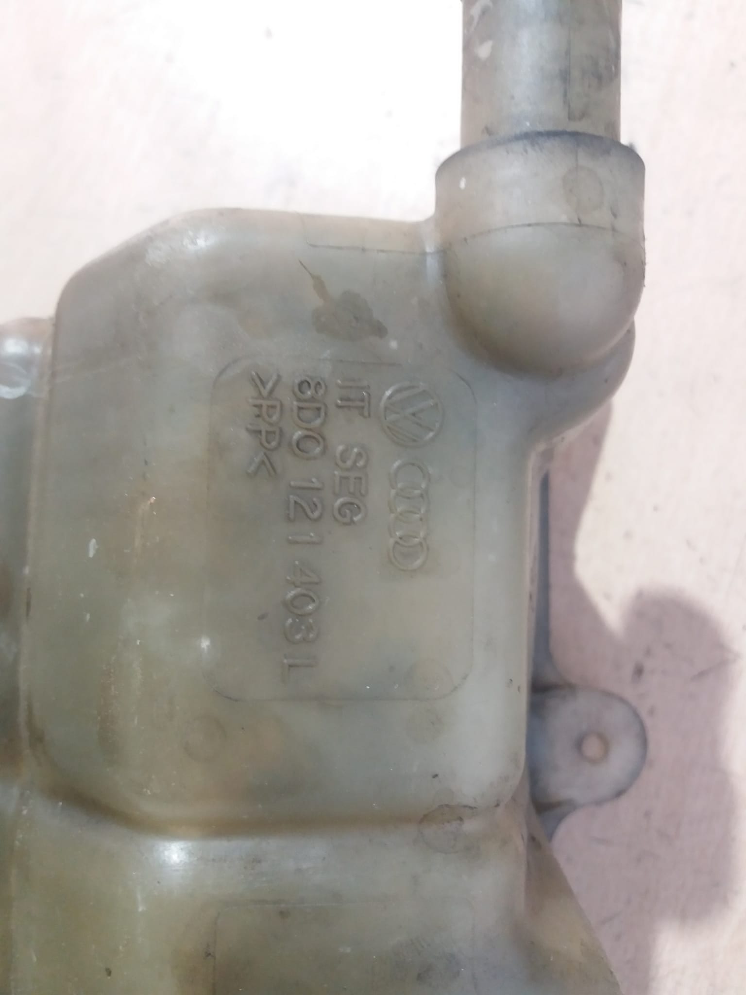 deposito_expansion_8d0121403_volkswagen_passat_variant_3b6_1_9_tdi