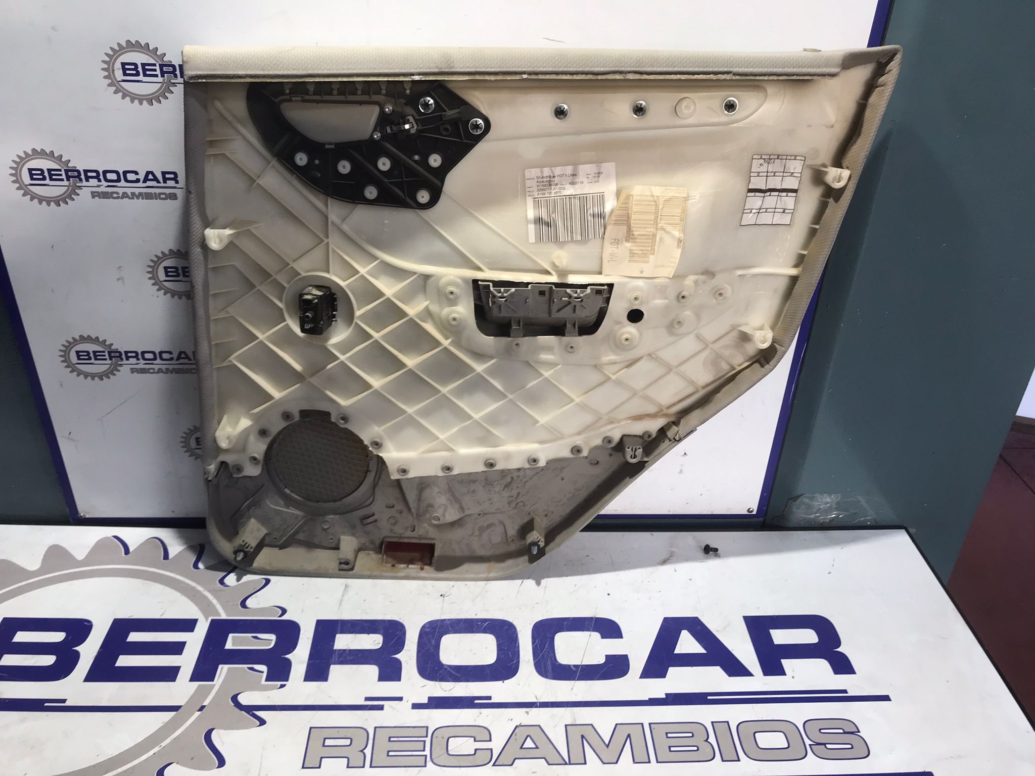 guarnecido_puerta_trasera_izquierda_a1697302970_mercedes_benz_clase_a_w169_1_7_cat