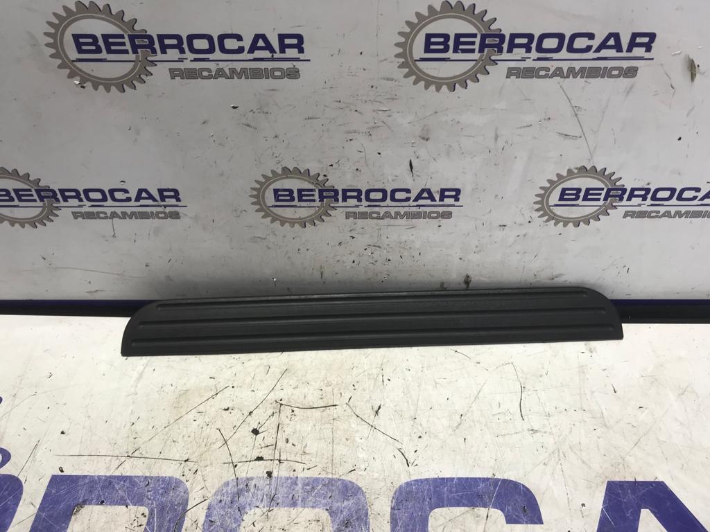 moldura_lateral_6791142030_toyota_rav_4_2_2_d_4d_cat