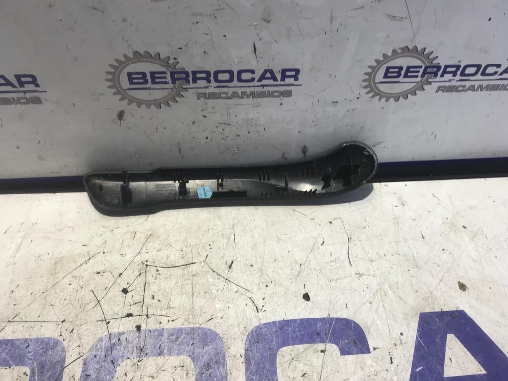 moldura_lateral_794203094_renault_kangoo_1_5_dci_diesel_fap