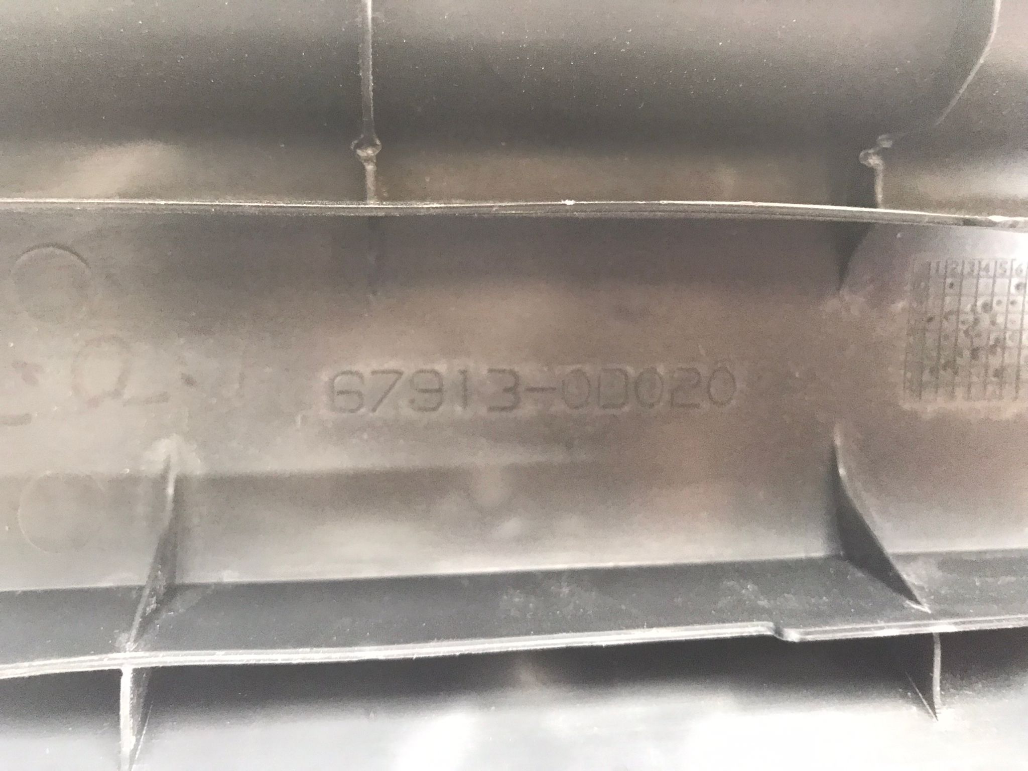 moldura_lateral_679130d020_toyota_yaris_ncp1_nlp1_scp1_1_0_cat