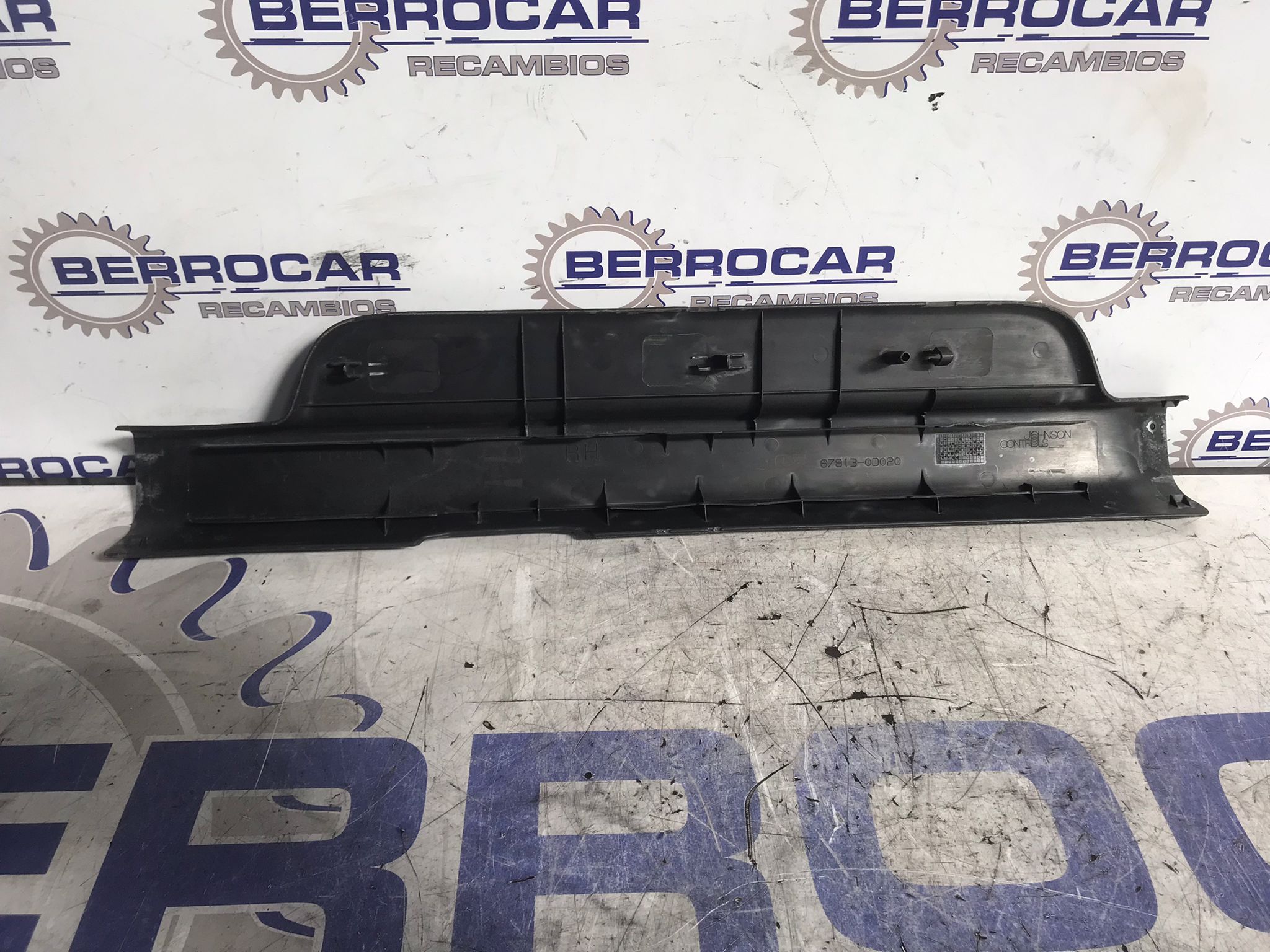 moldura_lateral_679130d020_toyota_yaris_ncp1_nlp1_scp1_1_0_cat