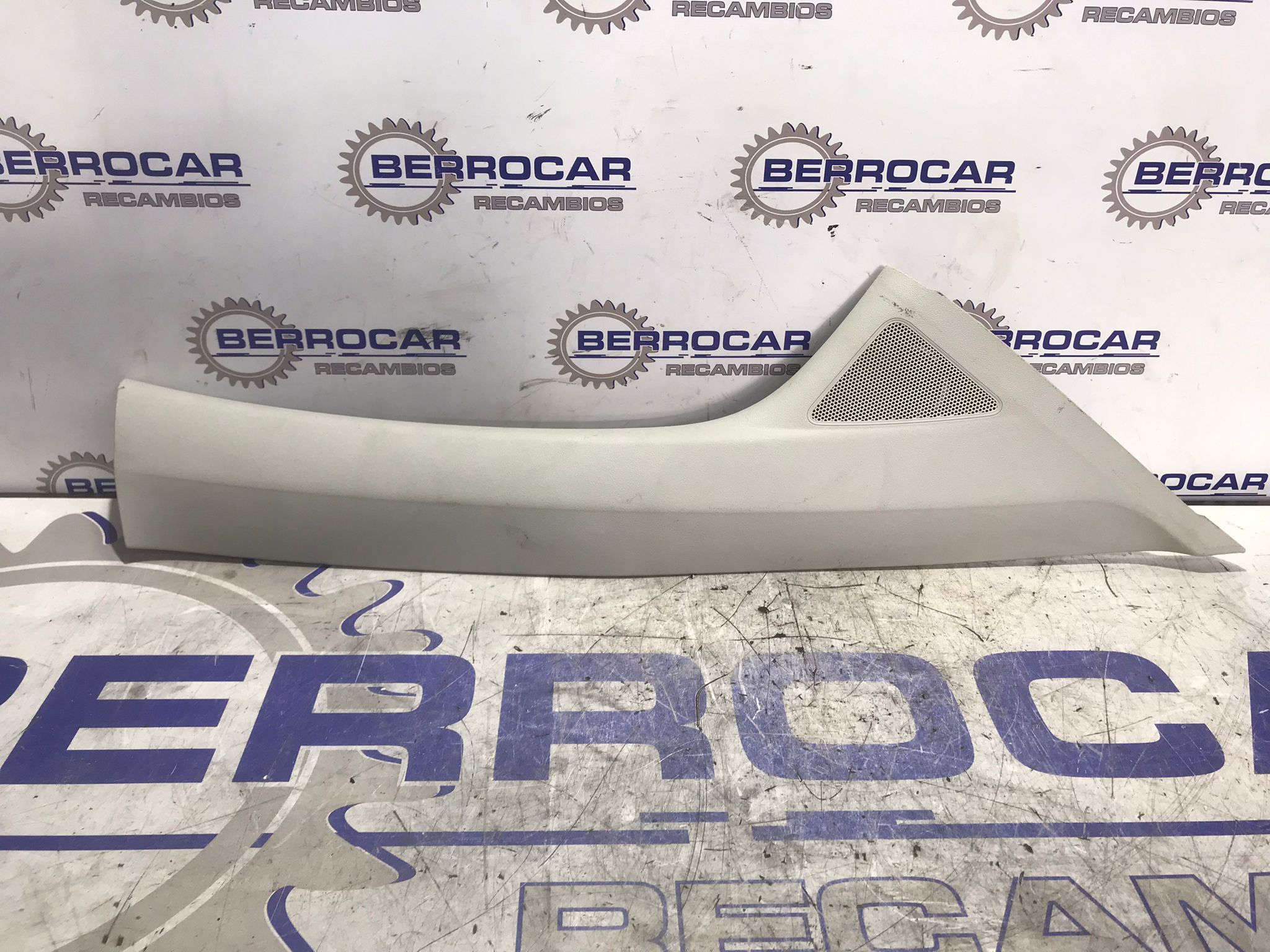 moldura_lateral_1s0867234_seat_mii_kf1_1_0