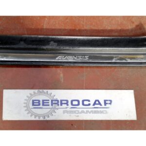 moldura_lateral_67913_05040_toyota_avensis_berlina_t25_1_8_16v_cat