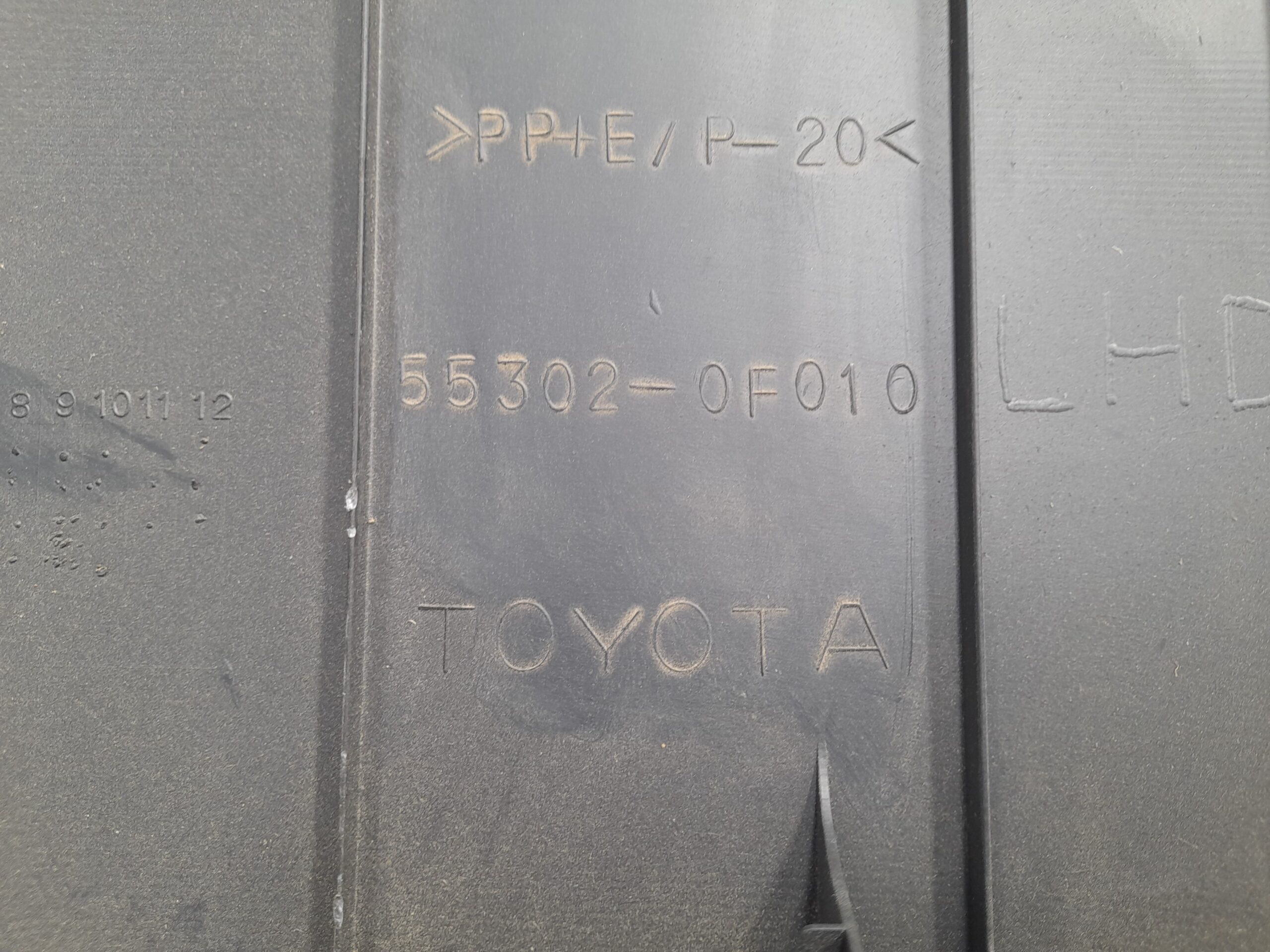 salpicadero_553020f010_toyota_corolla_verso_r1_2_2_d_cat